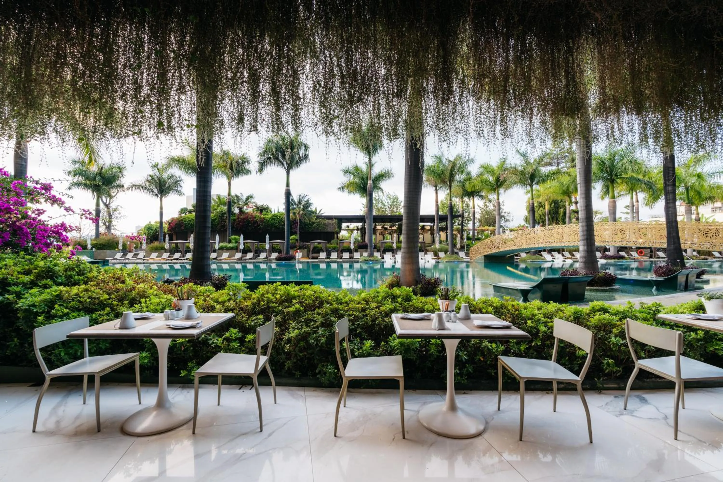 Restaurant/places to eat in Savoy Palace - The Leading Hotels of the World - Savoy Signature