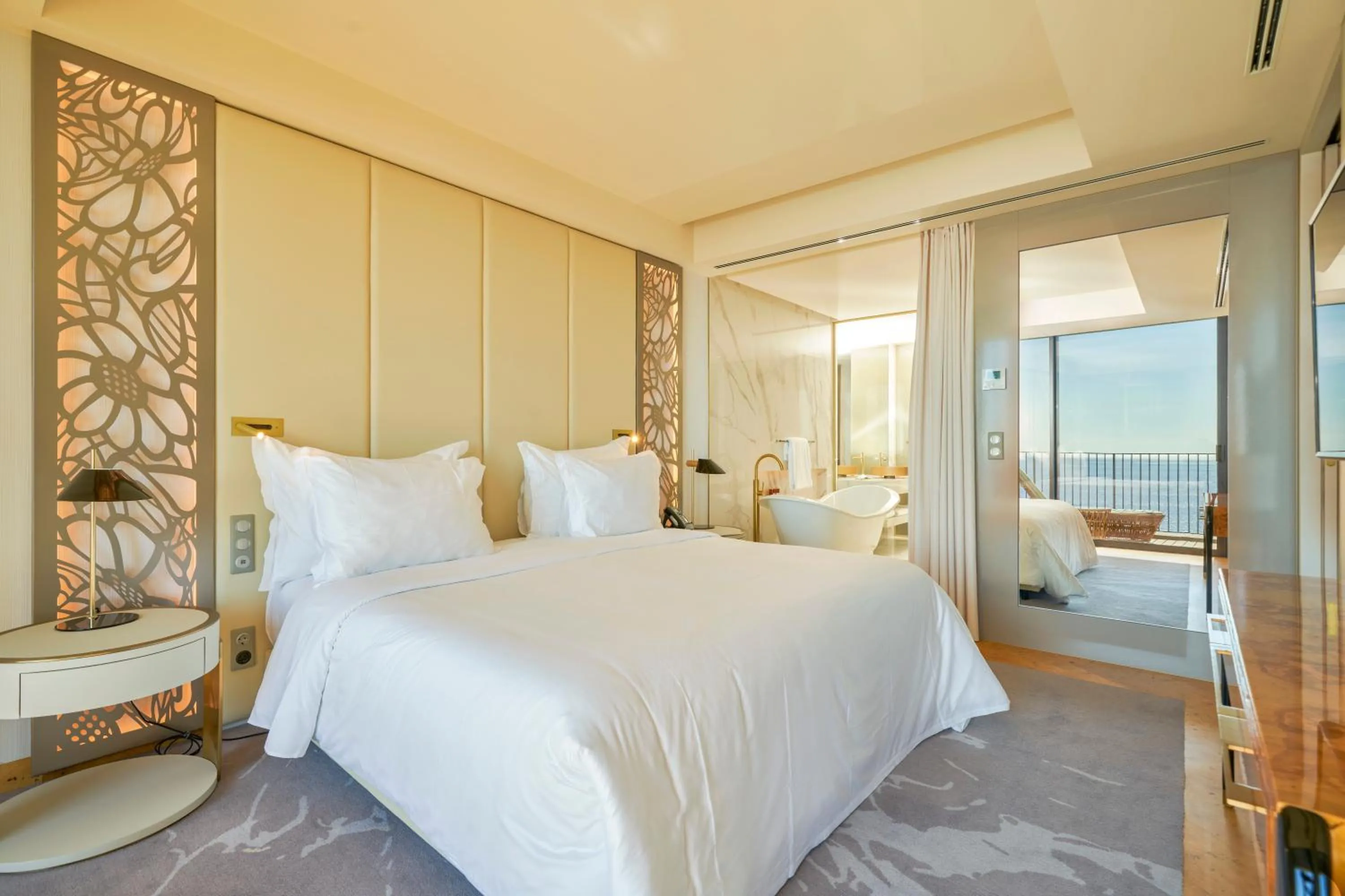 Bed in Savoy Palace - The Leading Hotels of the World - Savoy Signature