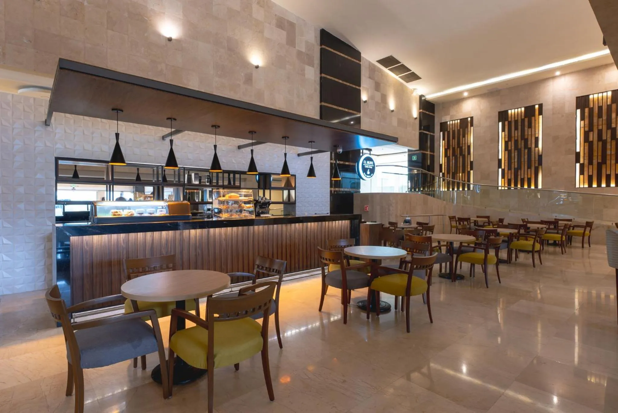 Restaurant/places to eat in Holiday Inn - Villahermosa Aeropuerto by IHG