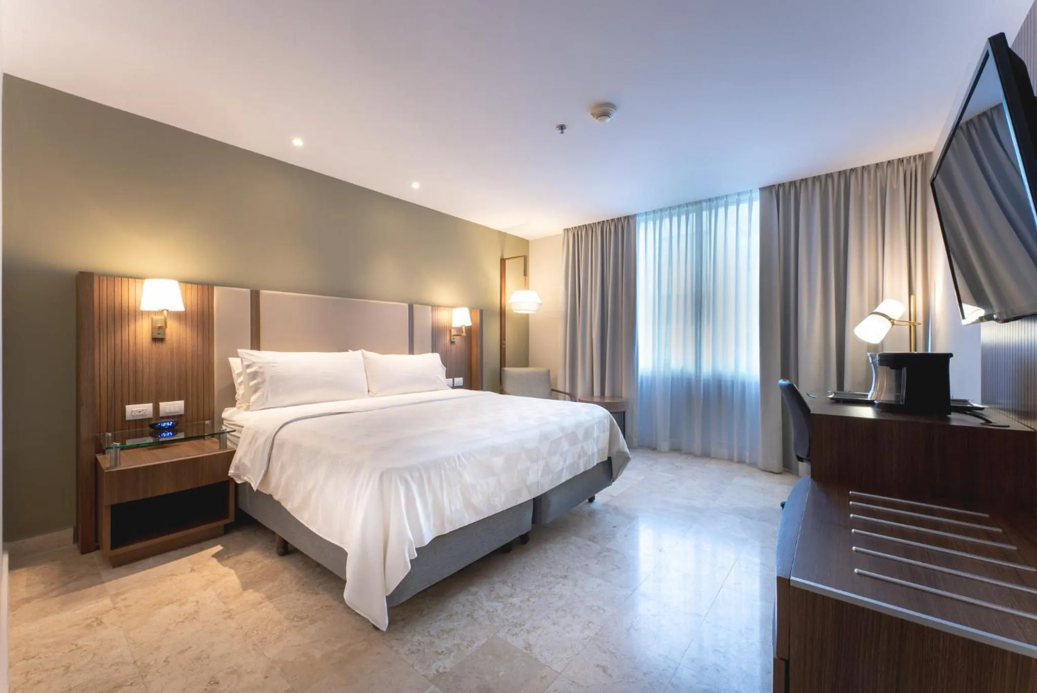 Photo of the whole room, Bed in Holiday Inn - Villahermosa Aeropuerto by IHG