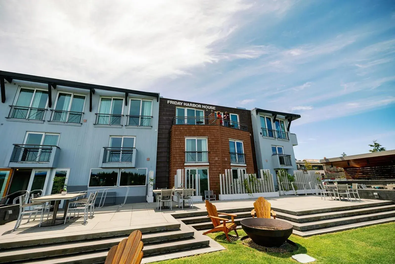 Property building in Friday Harbor House Property building in Friday Harbor House