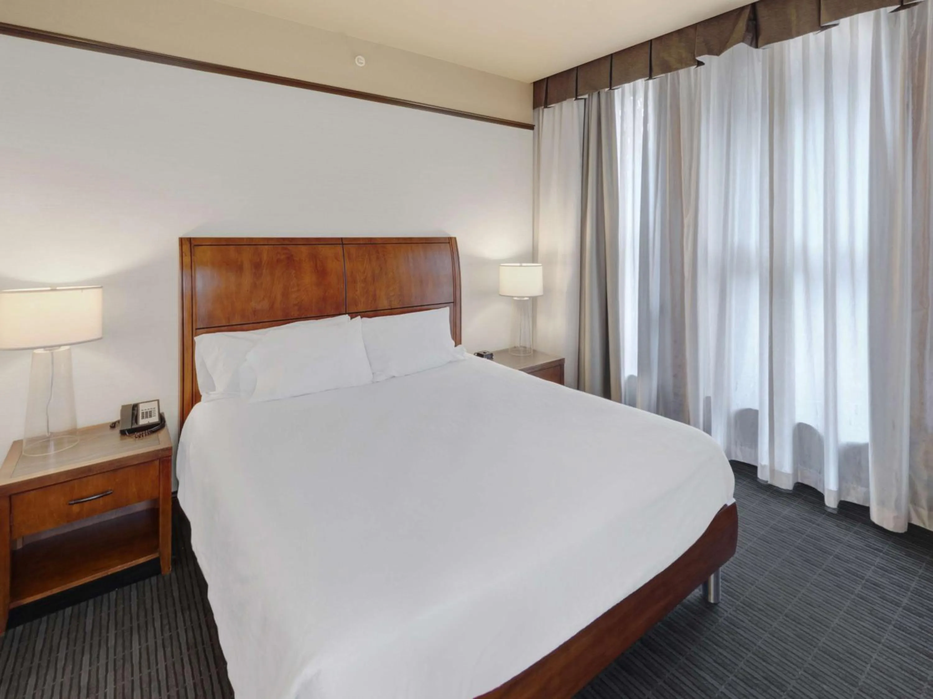 Bed in Hilton Garden Inn Milwaukee Downtown