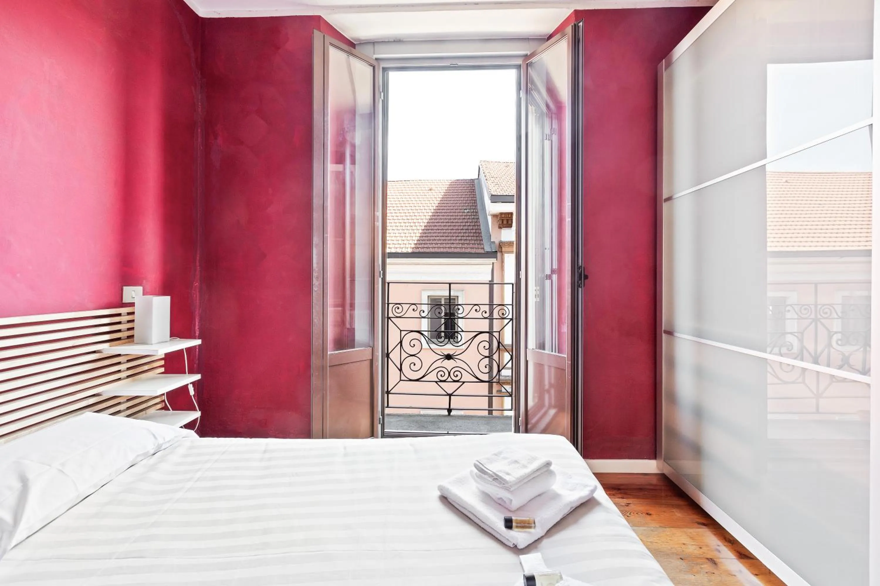 Bedroom, Bed in GuestHost - Corso Buenos Aires Colourful Flat