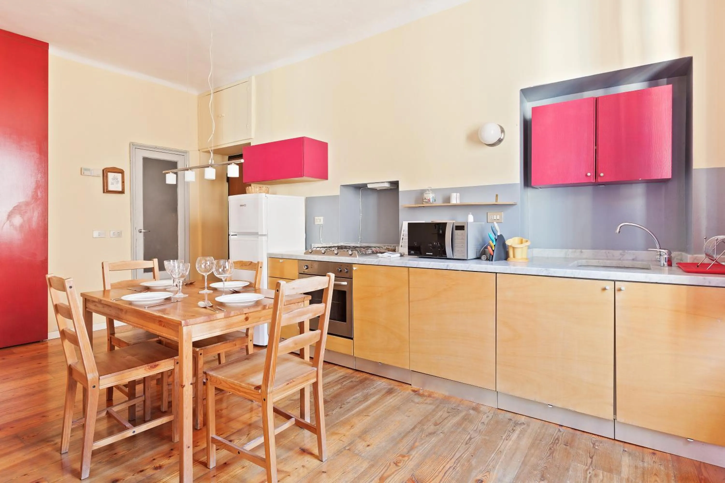 Kitchen or kitchenette in GuestHost - Corso Buenos Aires Colourful Flat