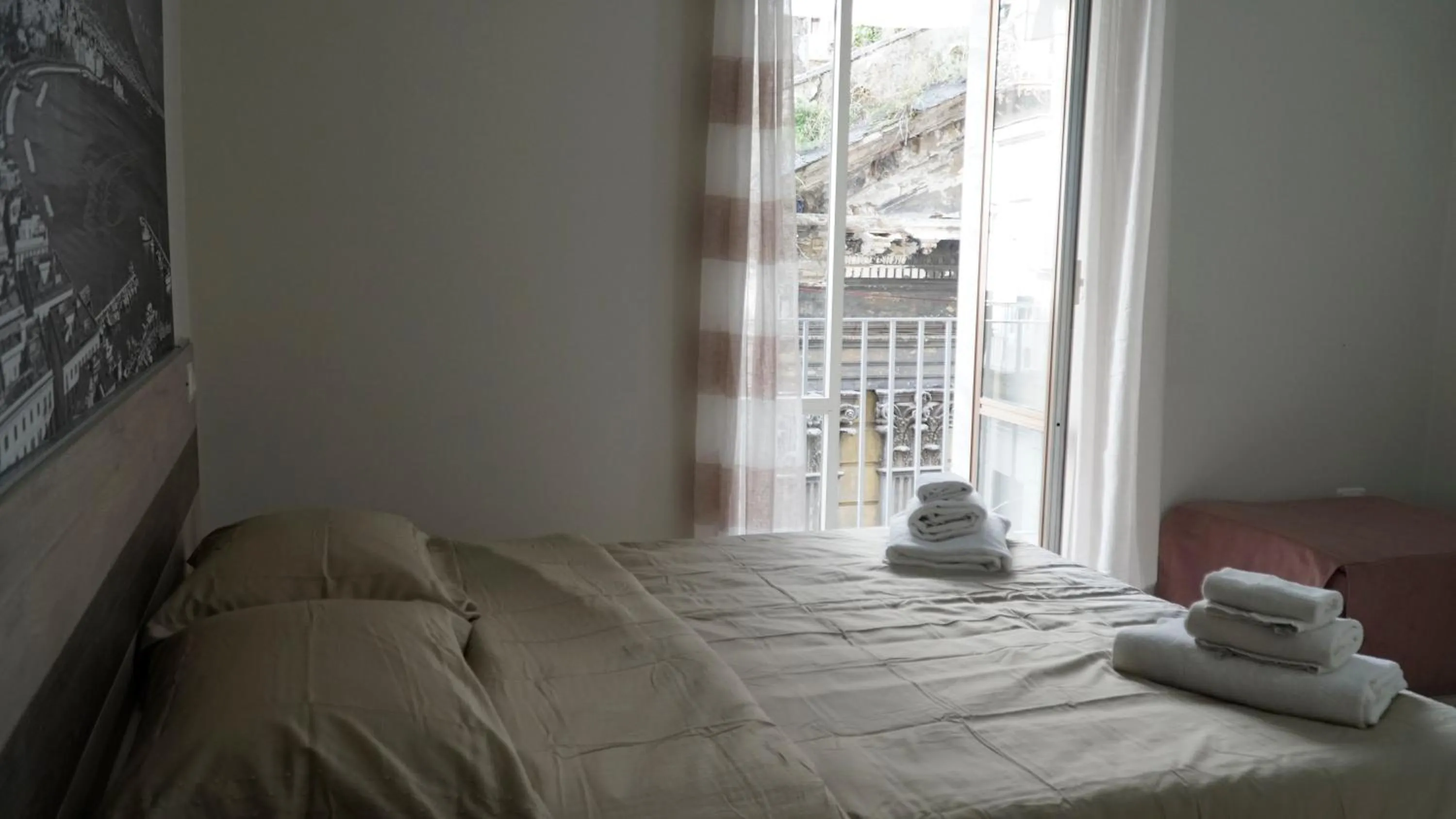 View (from property/room), Bed in Donna Vicenza Bed & Breakfast