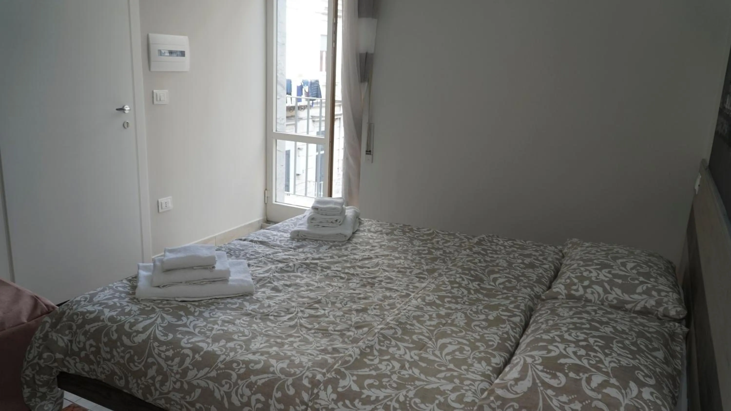 View (from property/room), Bed in Donna Vicenza Bed & Breakfast