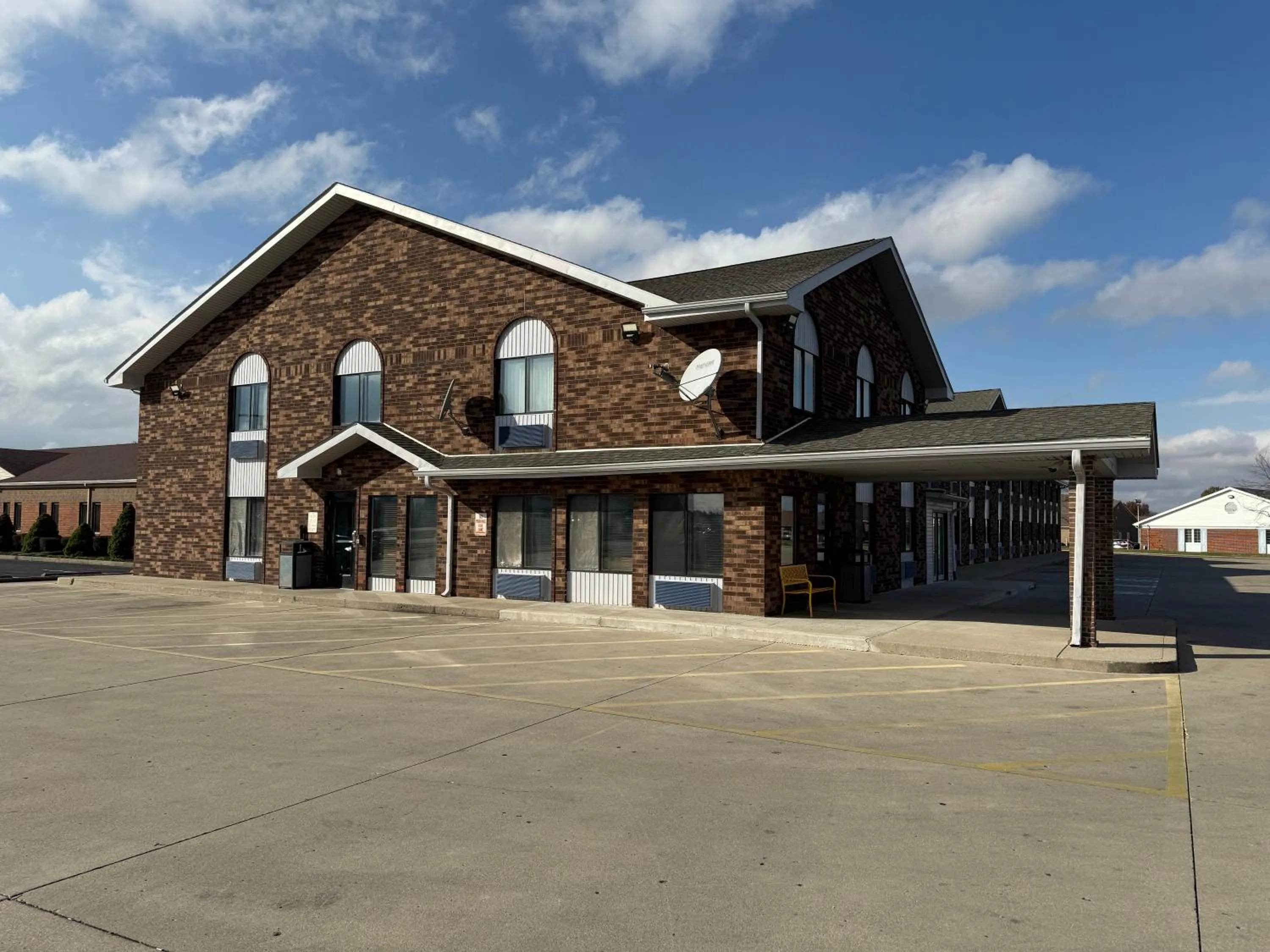 Property building in Days Inn by Wyndham Muncie -Ball State University