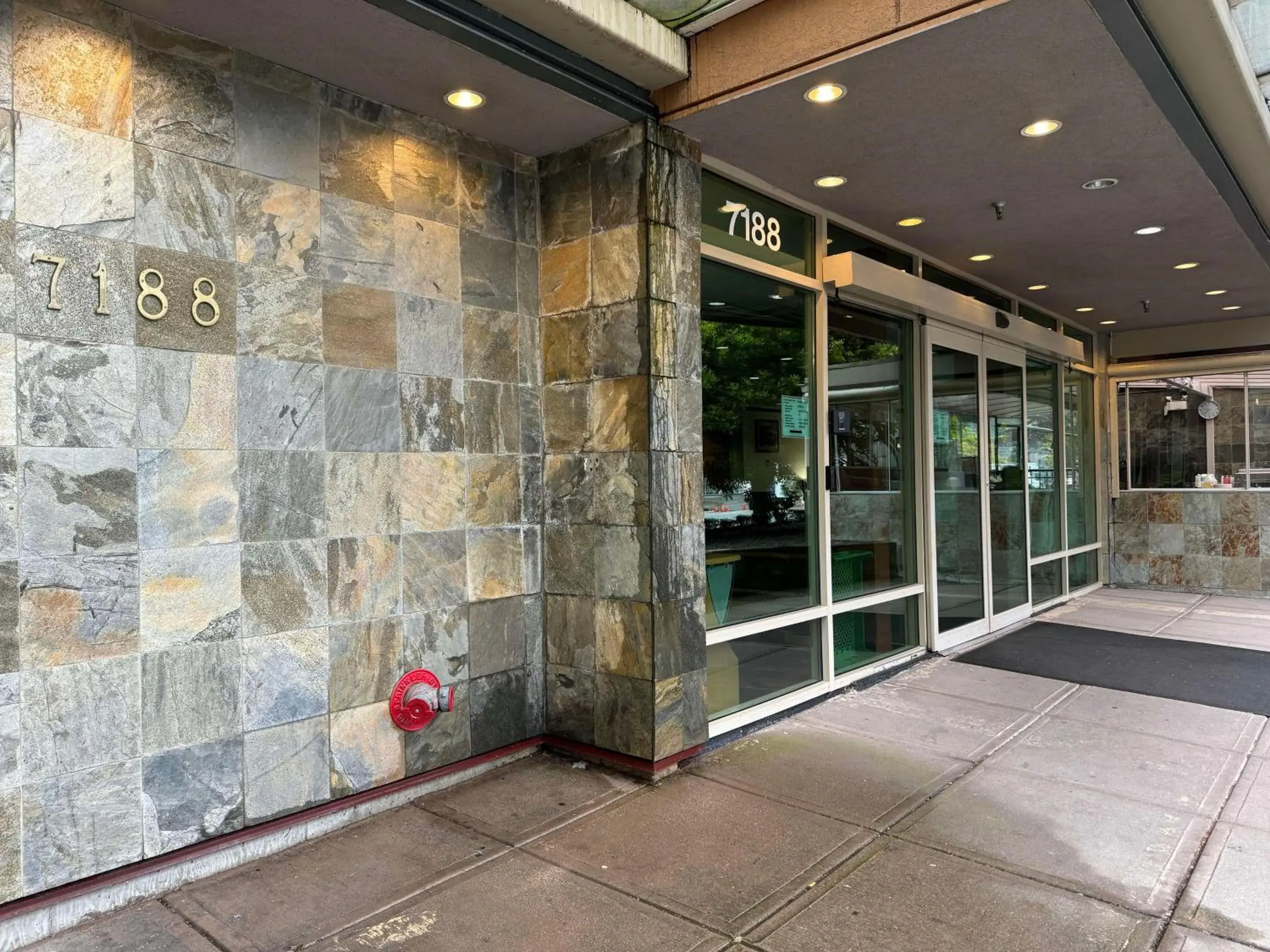 Property building in SureStay by Best Western Richmond Vancouver Airport Property building in SureStay by Best Western Richmond Vancouver Airport