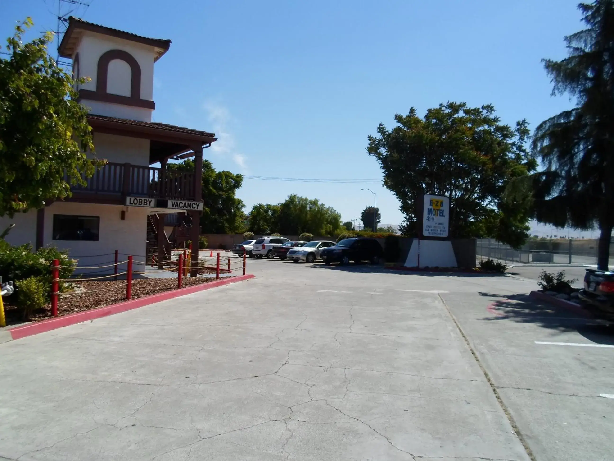 Facade/entrance in EZ 8 Motel Newark Facade/entrance in EZ 8 Motel Newark