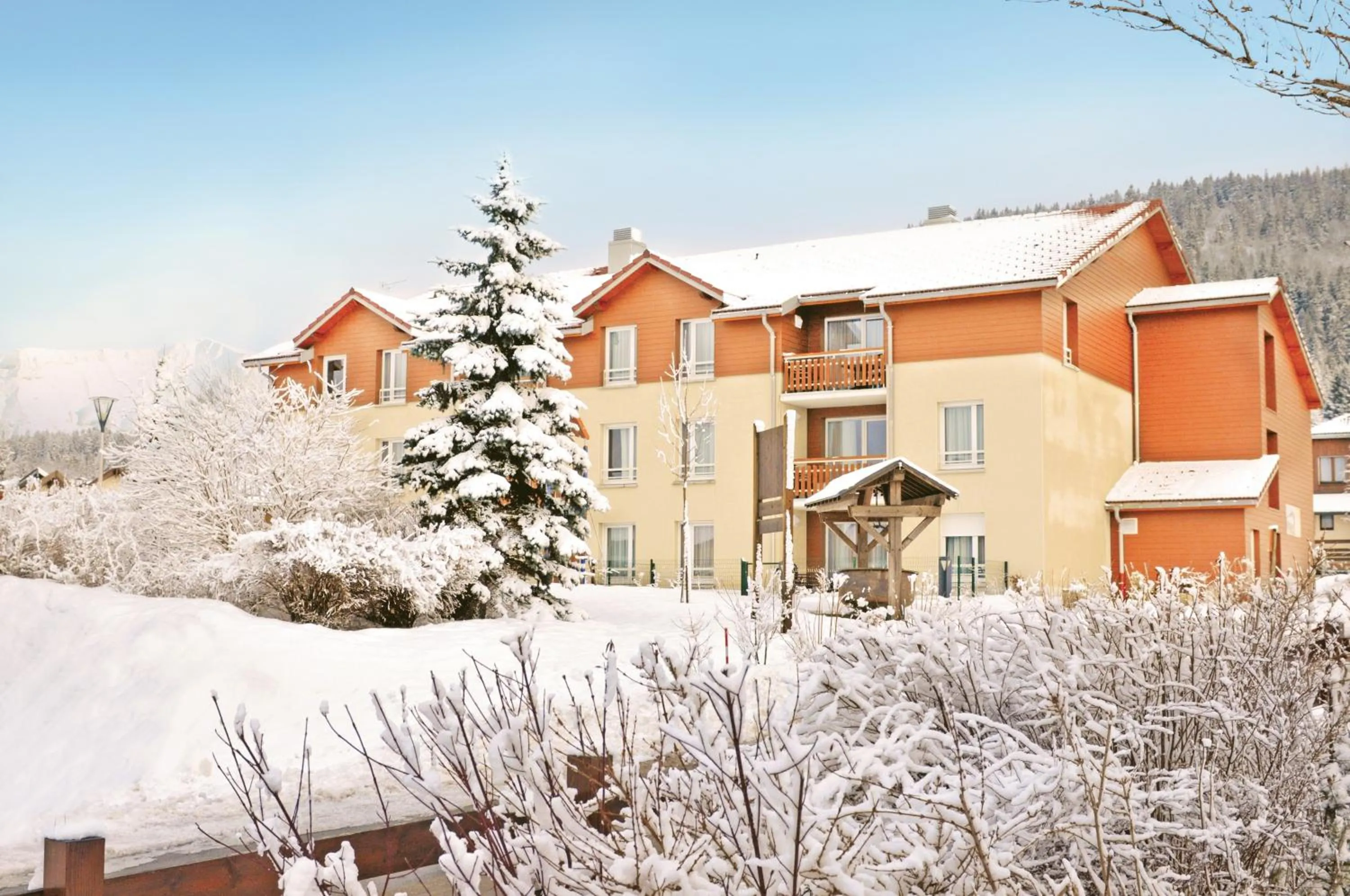 Facade/entrance in Azureva Métabief