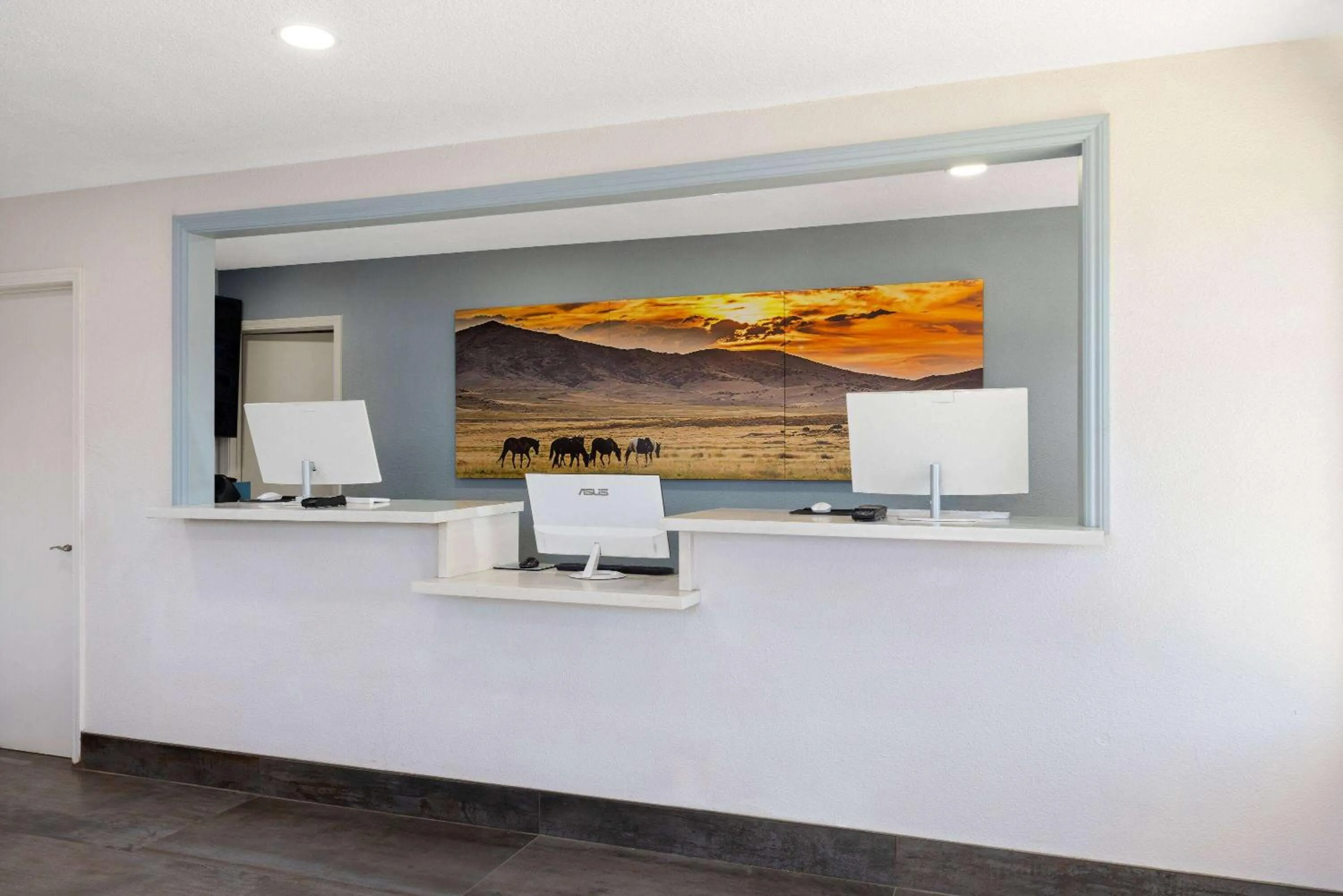 Lobby or reception in Days-Inn by Wyndham Bakersfield