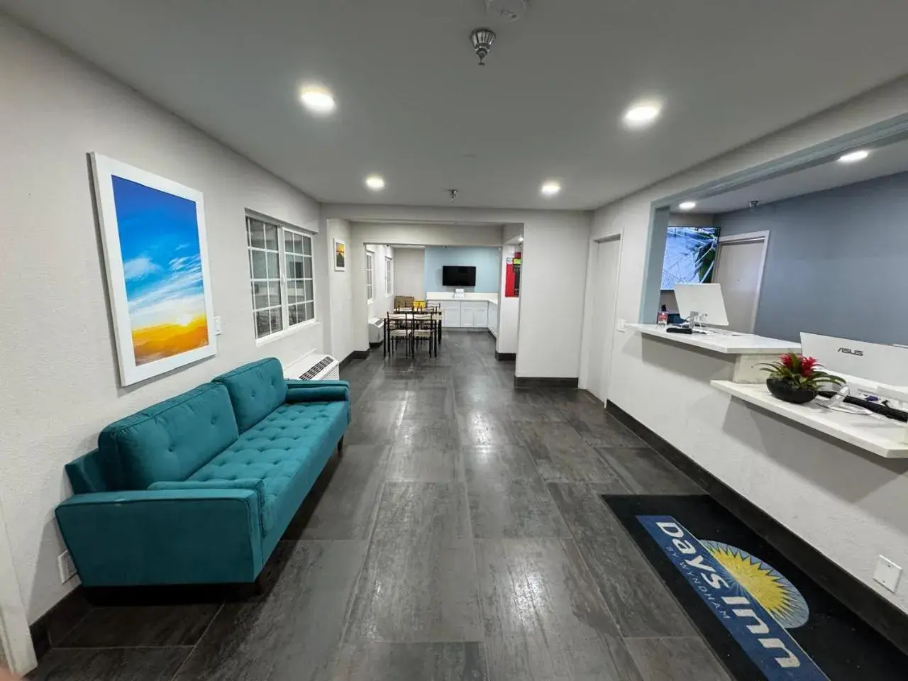 Lobby or reception in Days-Inn by Wyndham Bakersfield Lobby or reception in Days-Inn by Wyndham Bakersfield