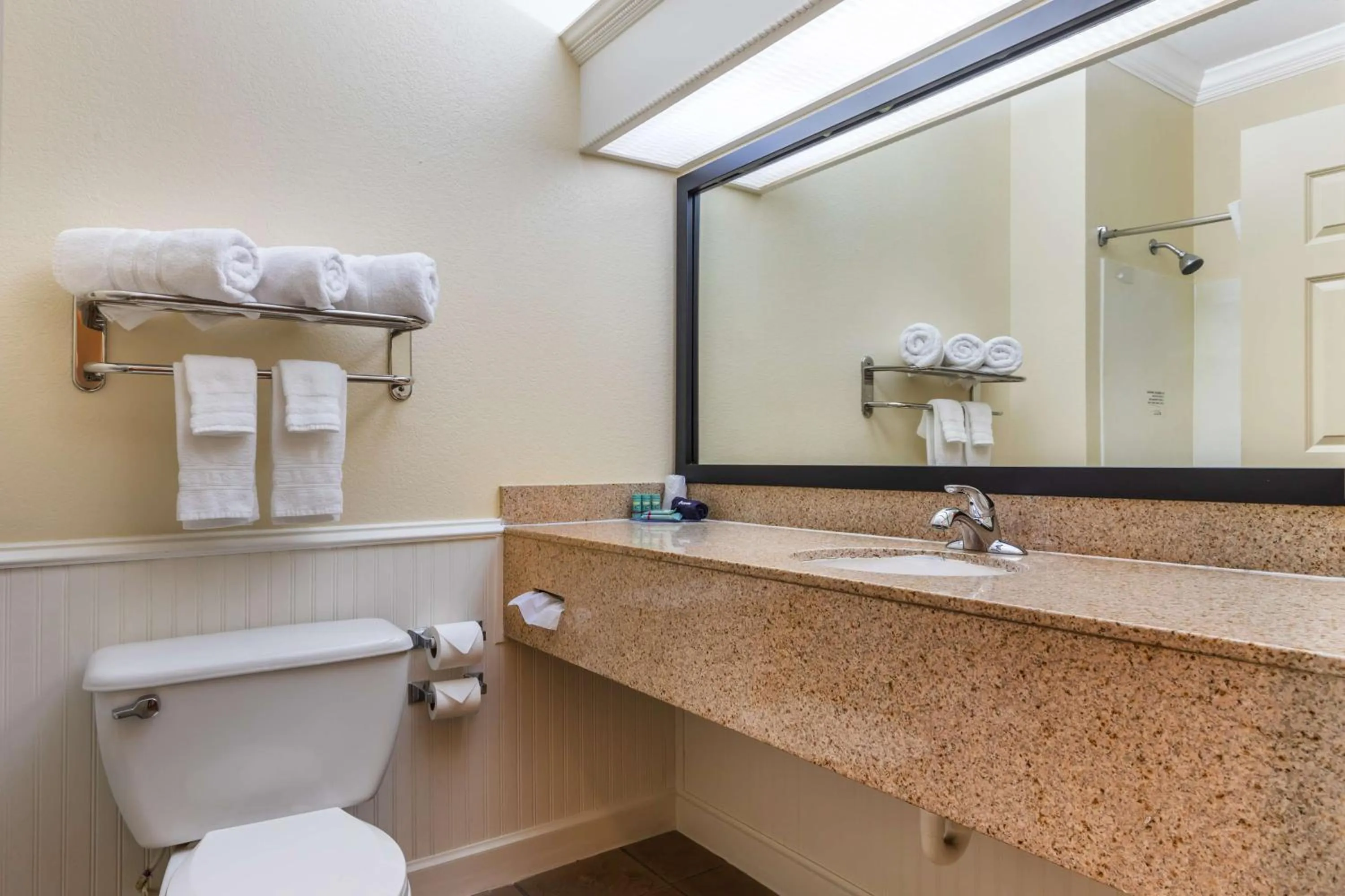 Bathroom in Best Western Dinosaur Valley Inn & Suites