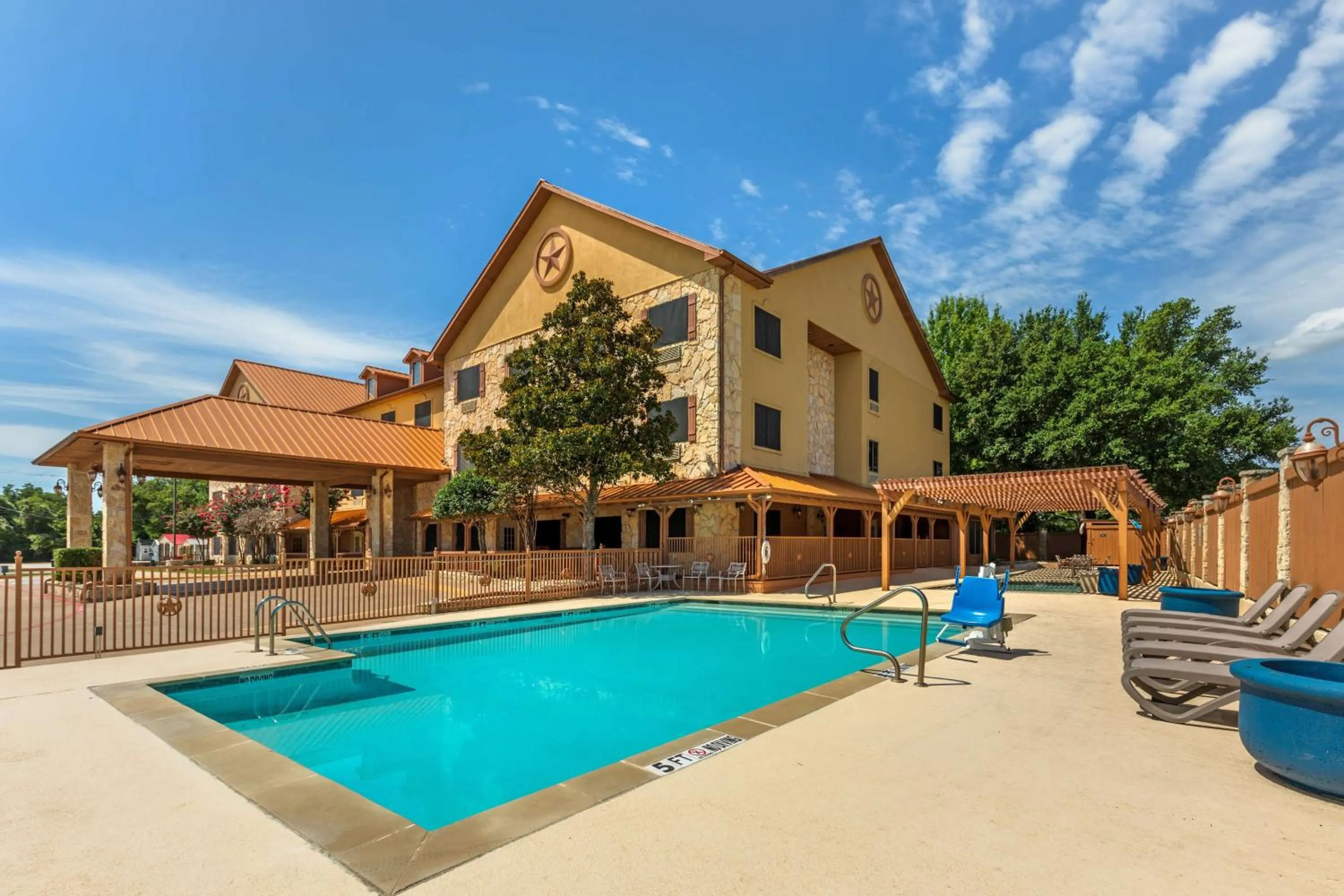 Pool view in Best Western Dinosaur Valley Inn & Suites