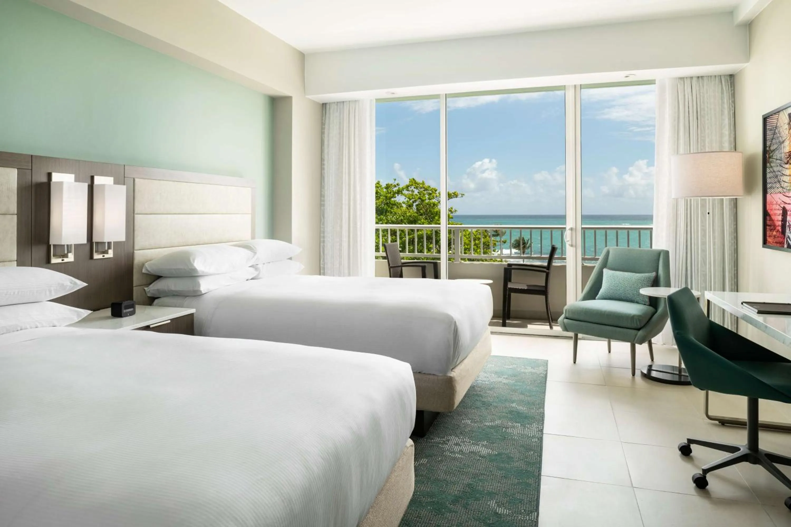 Bedroom, Bed in Caribe Hilton