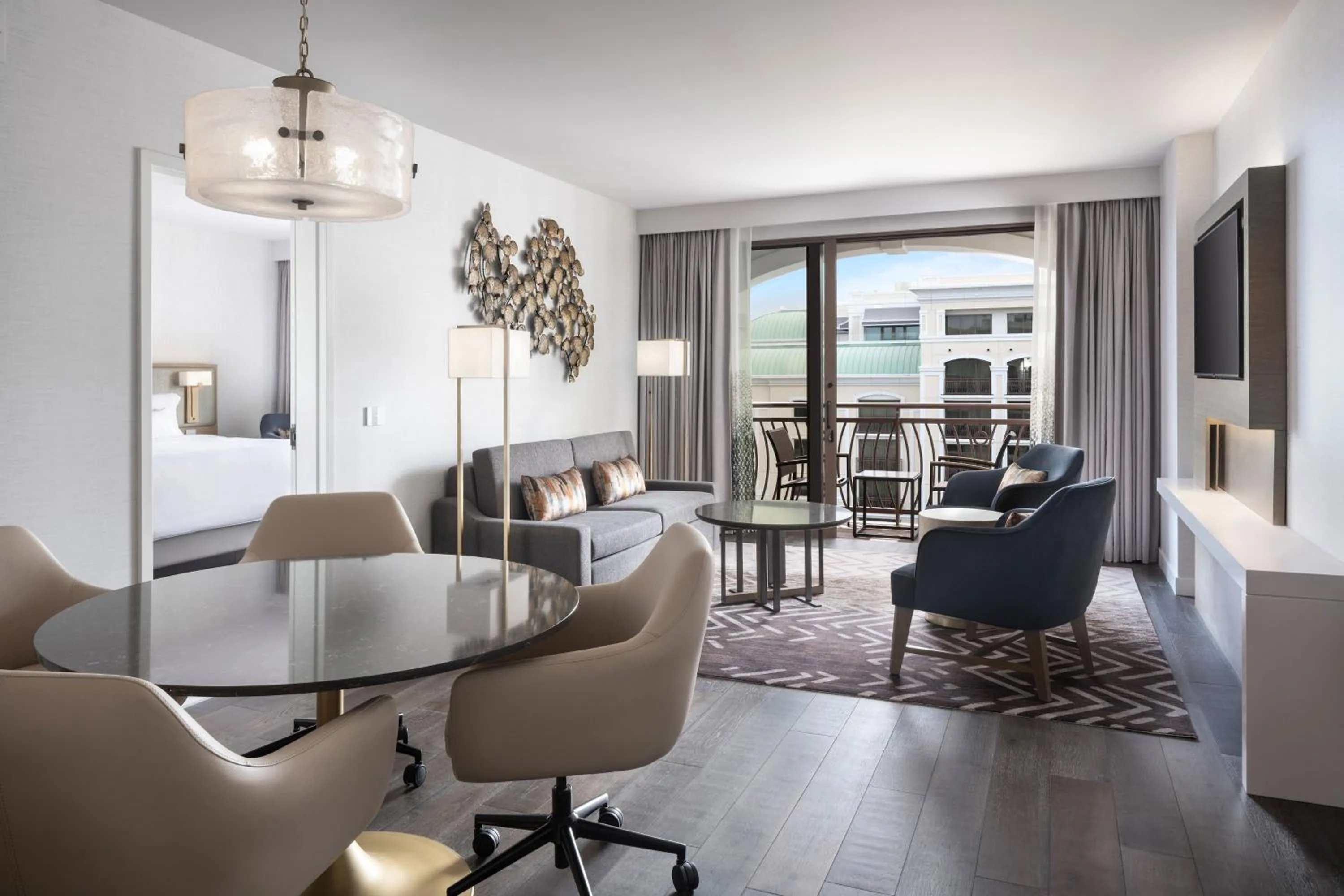 Living room in The Westin Anaheim Resort