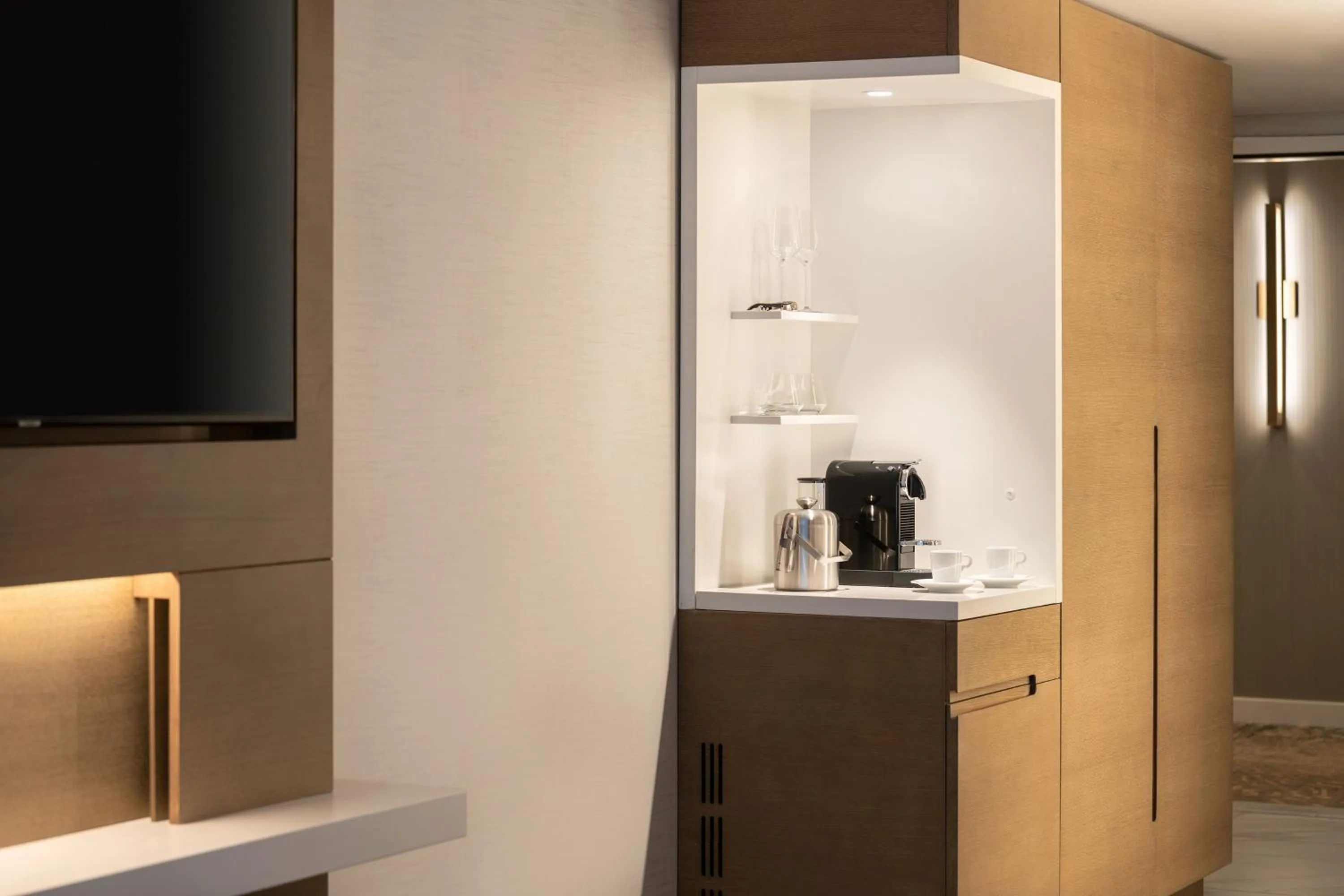 Photo of the whole room in The Westin Anaheim Resort