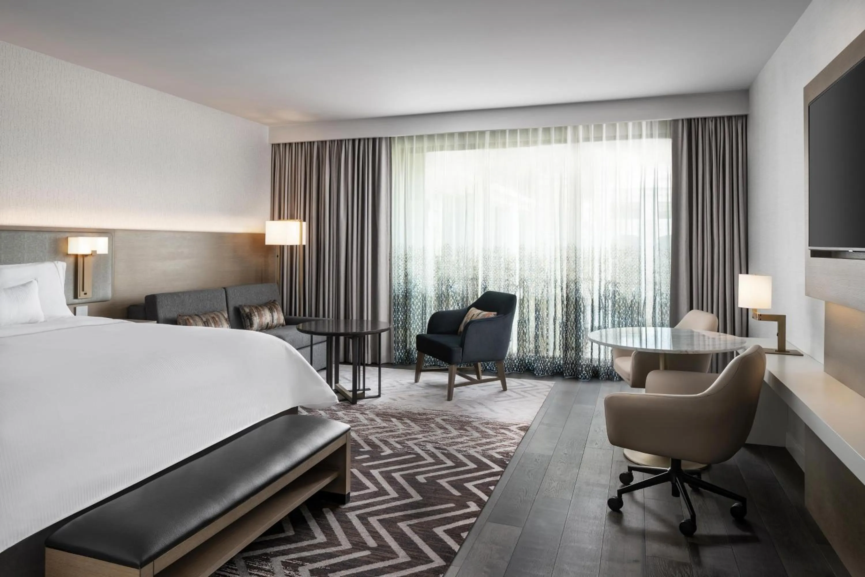 Photo of the whole room, Bed in The Westin Anaheim Resort