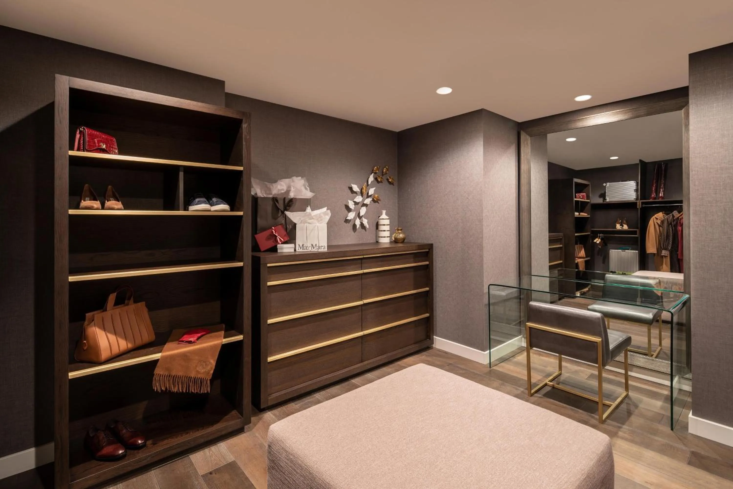 Photo of the whole room in The Westin Anaheim Resort