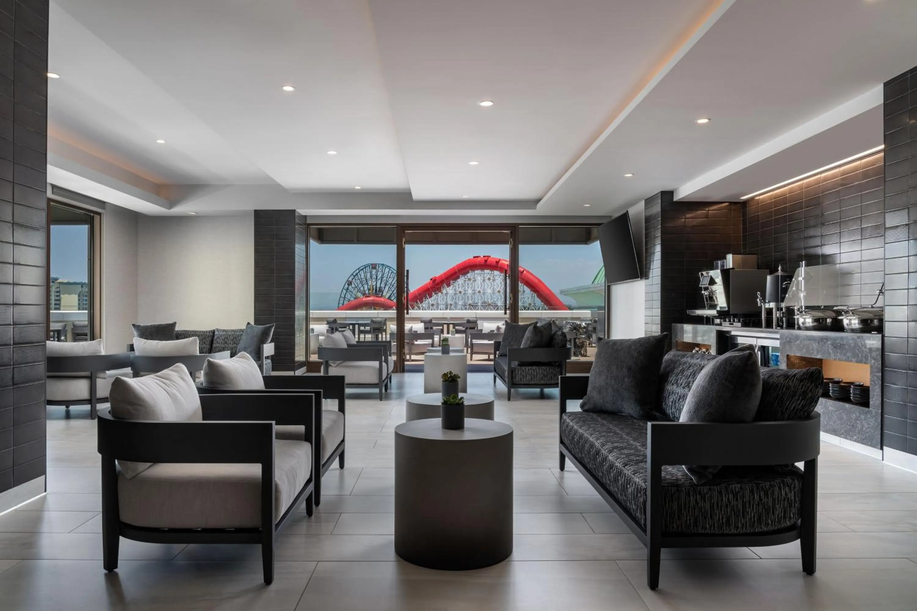 Lounge or bar in The Westin Anaheim Resort