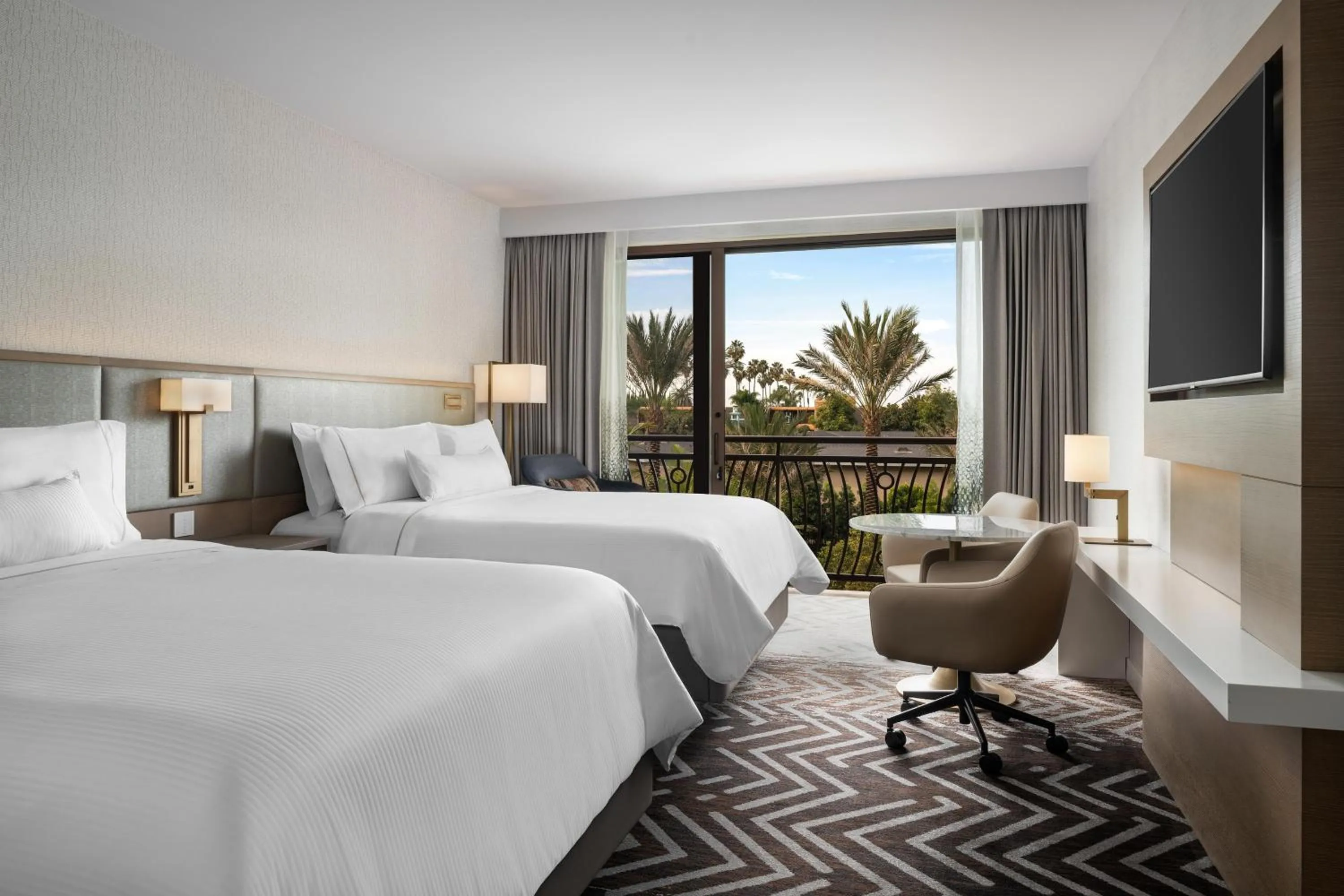 Photo of the whole room, Bed in The Westin Anaheim Resort