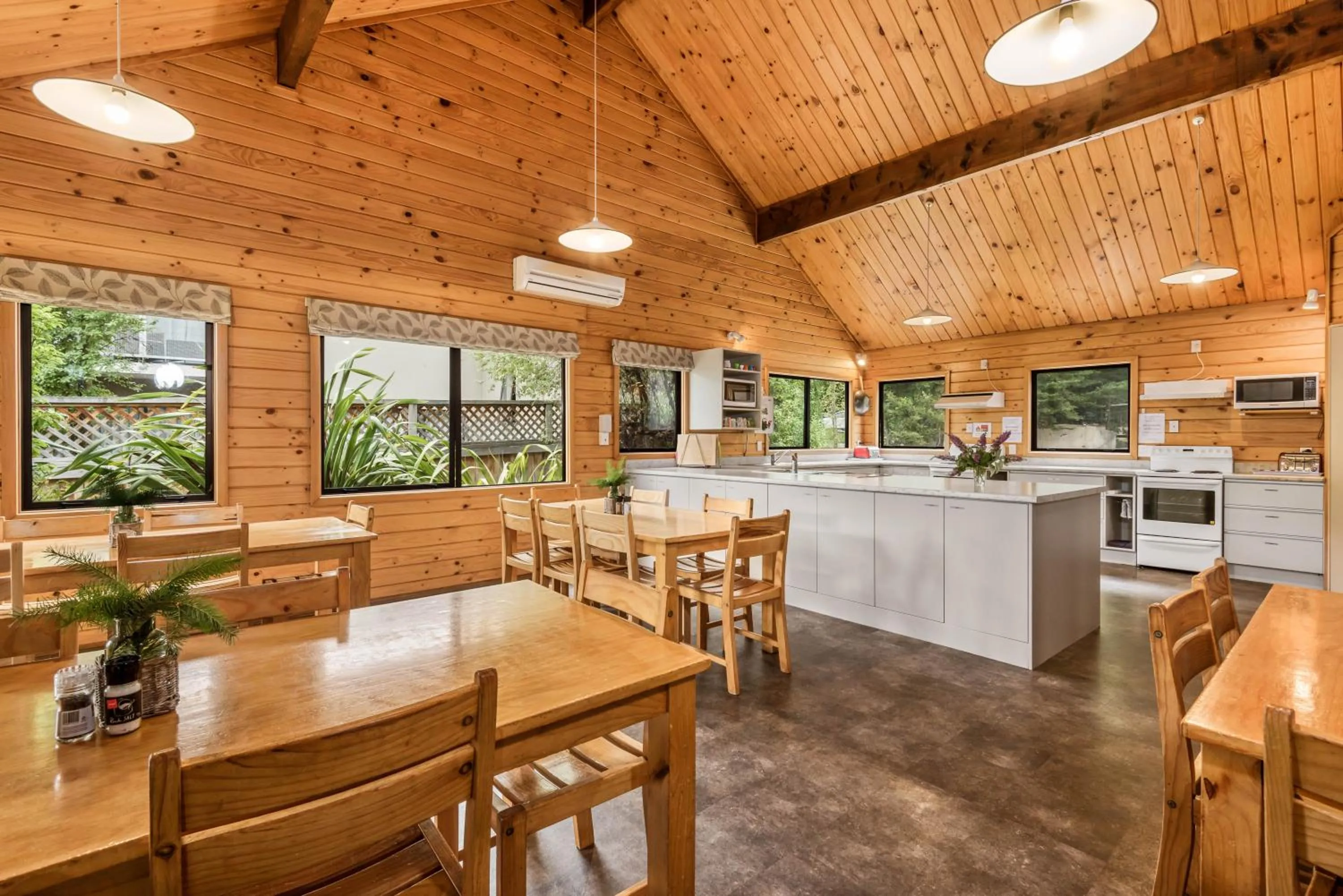 Kitchen or kitchenette in Altamont Lodge
