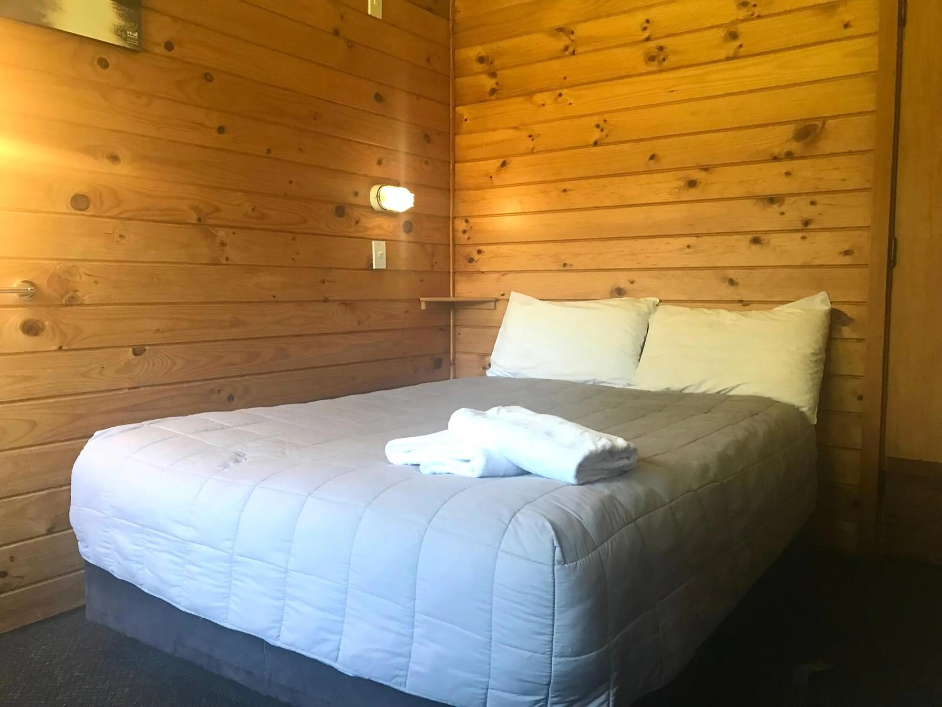 Bed in Altamont Lodge