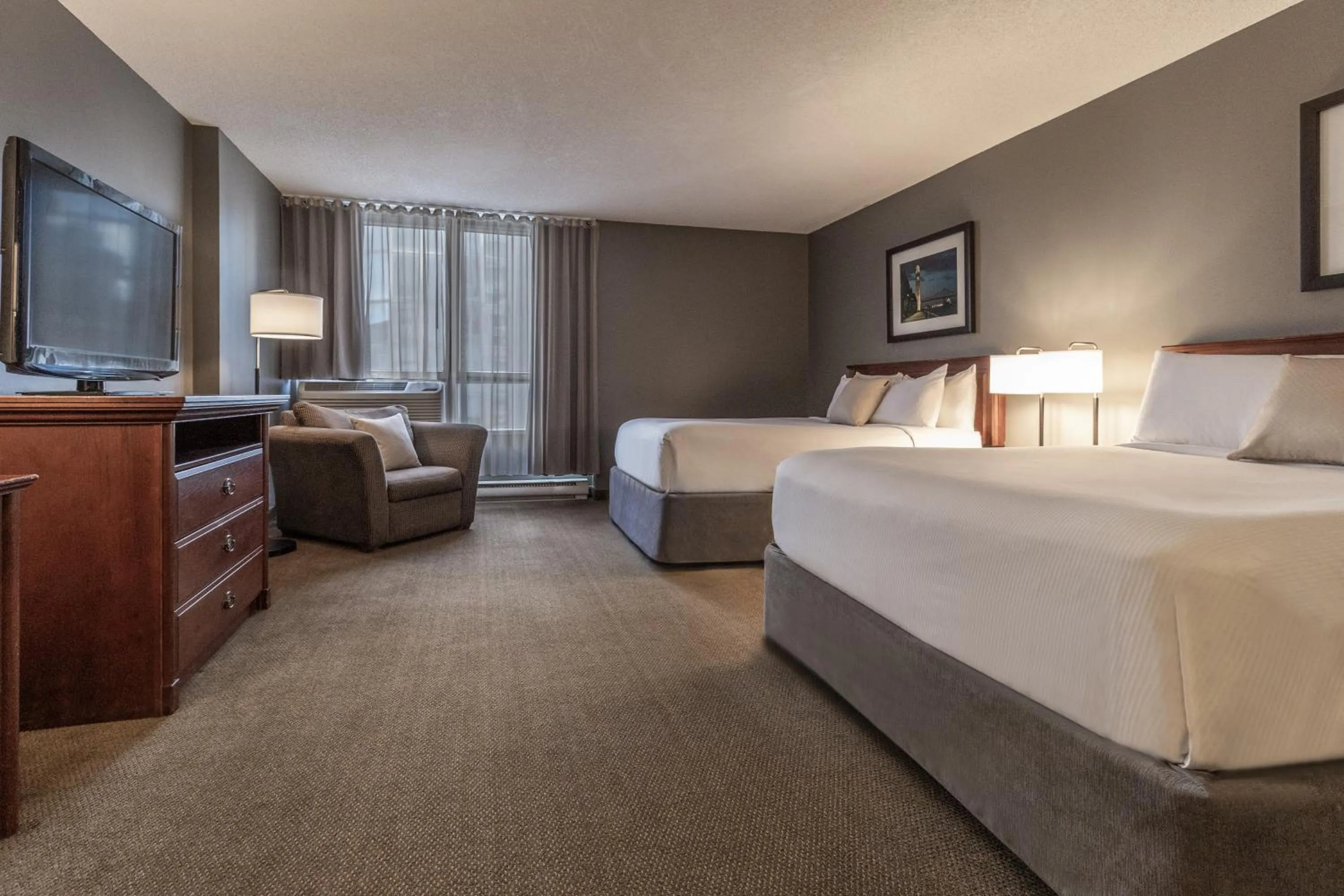 Bed in Hotel Faubourg Montreal Centre-Ville Downtown