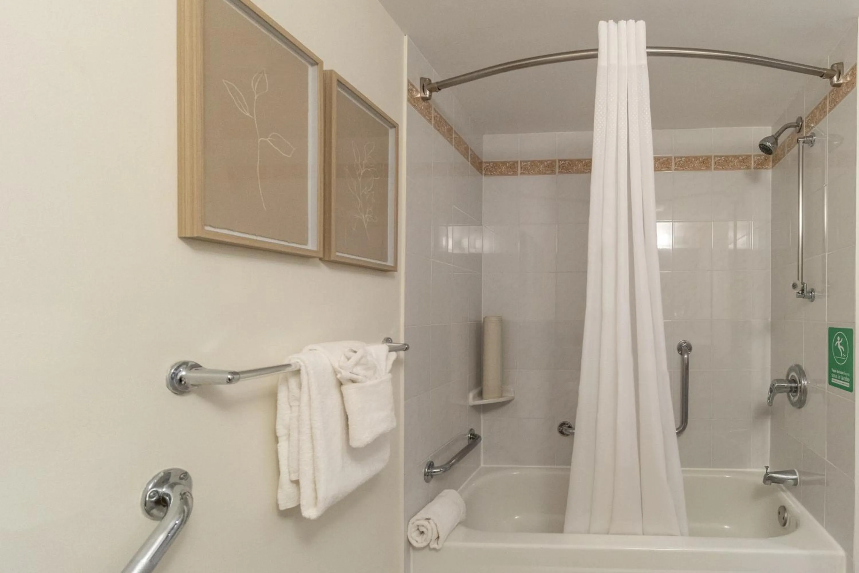 Bathroom in Hotel Faubourg Montreal Centre-Ville Downtown