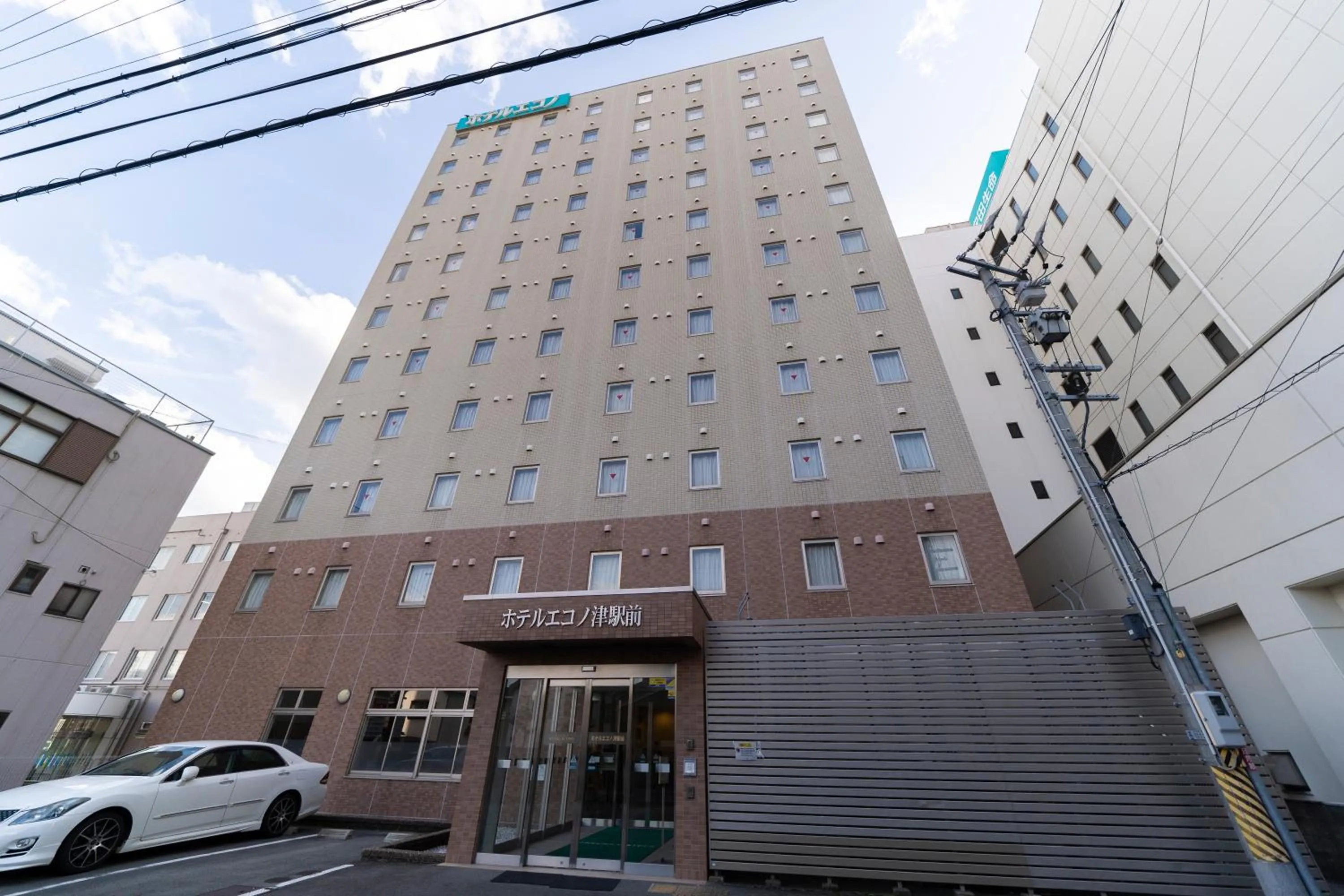 Property building in Hotel Econo Tsu Station