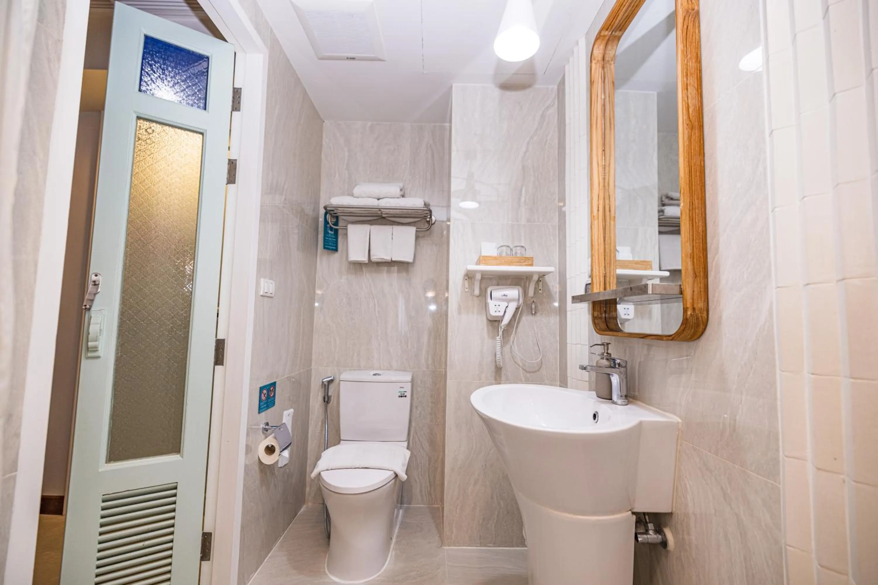 Bathroom in Pastell Oldtown Chiang Mai