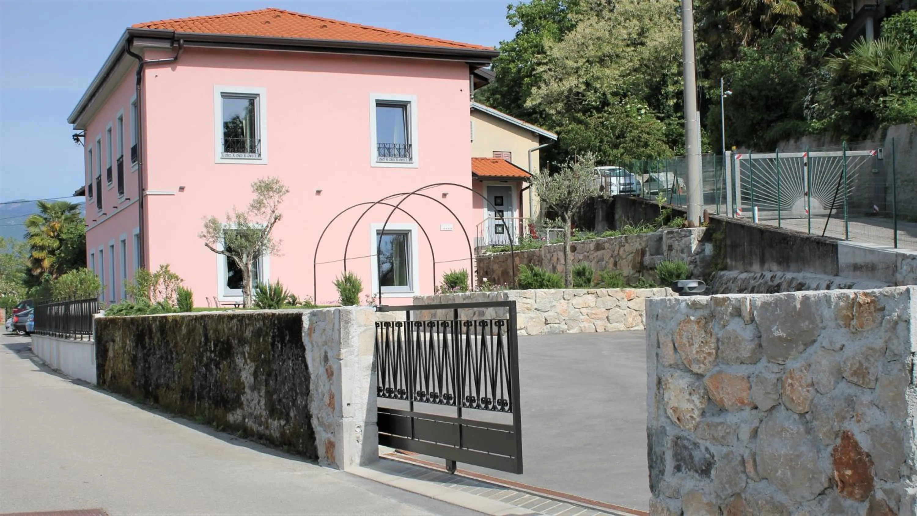 Property building in Vila Burbonka