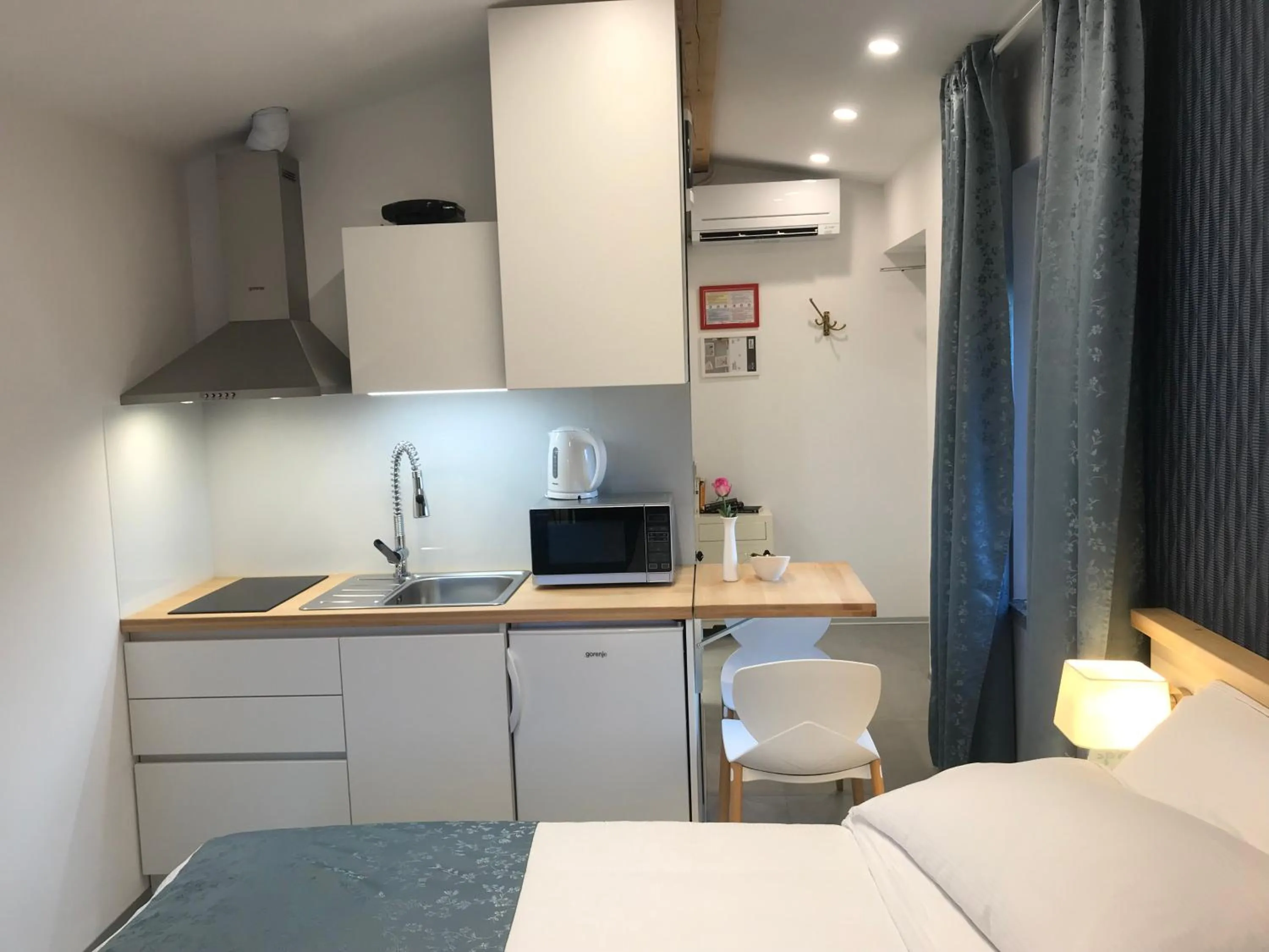 Coffee/tea facilities, Bed in Vila Burbonka