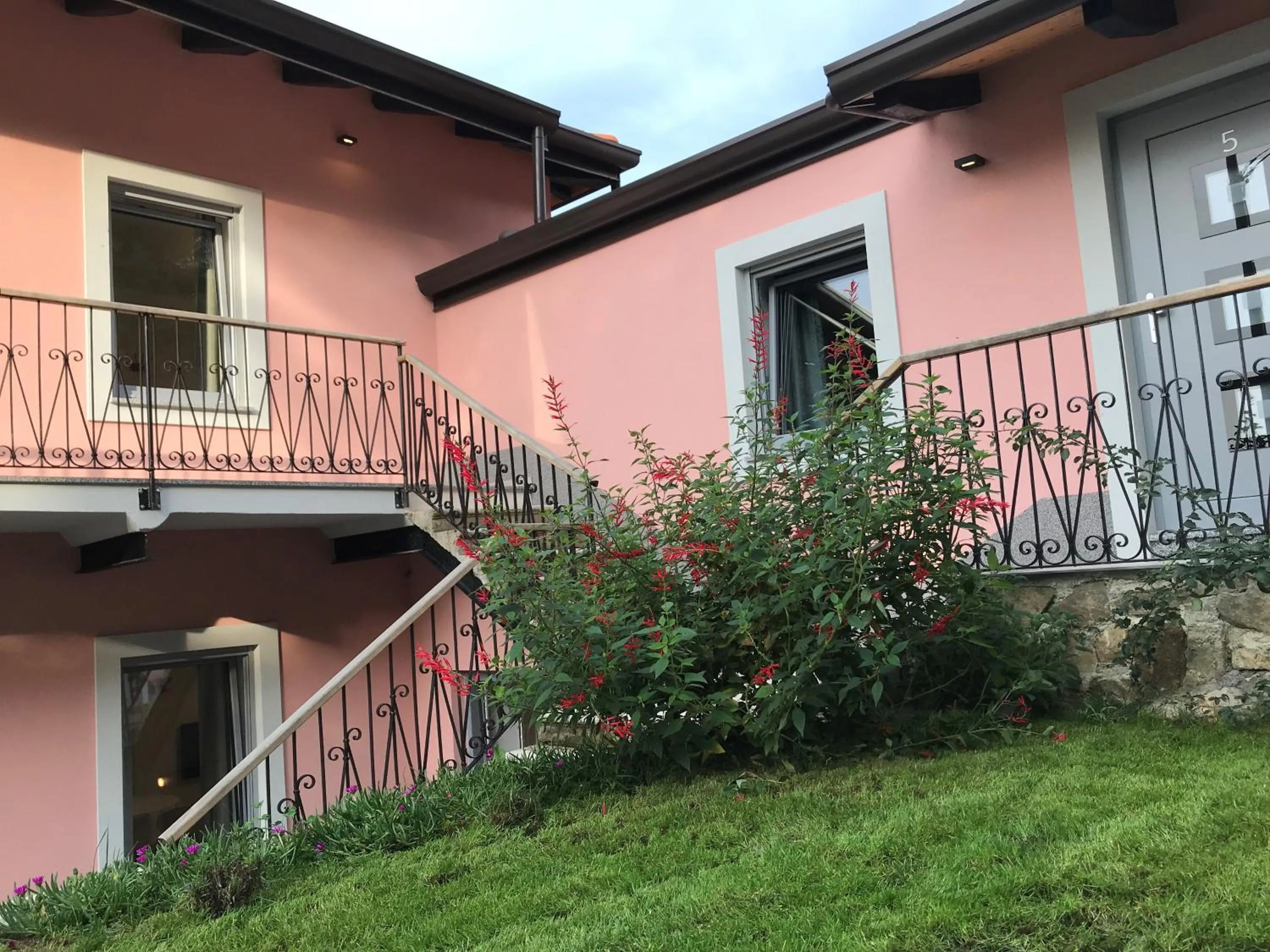 Property building in Vila Burbonka