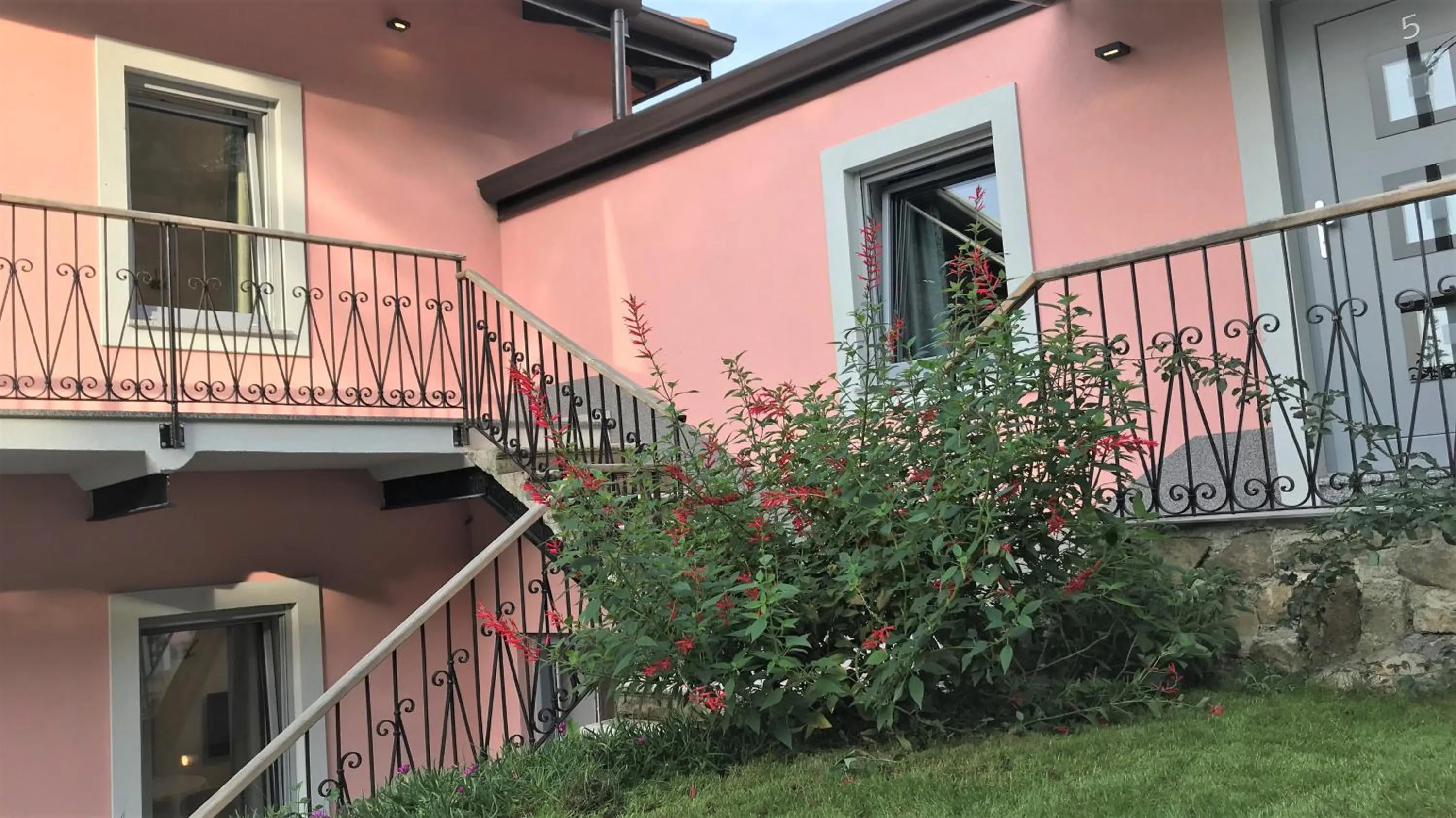 Property building in Vila Burbonka