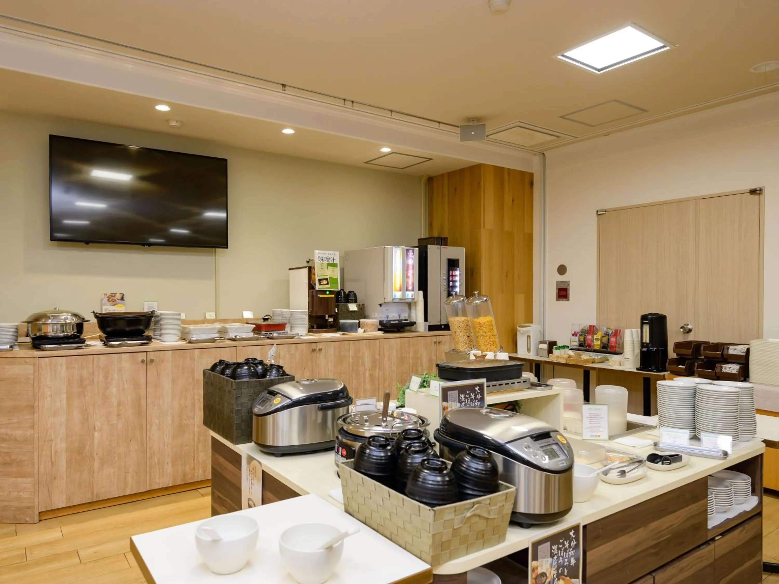 Buffet breakfast in Hotel Econo Fukui Station