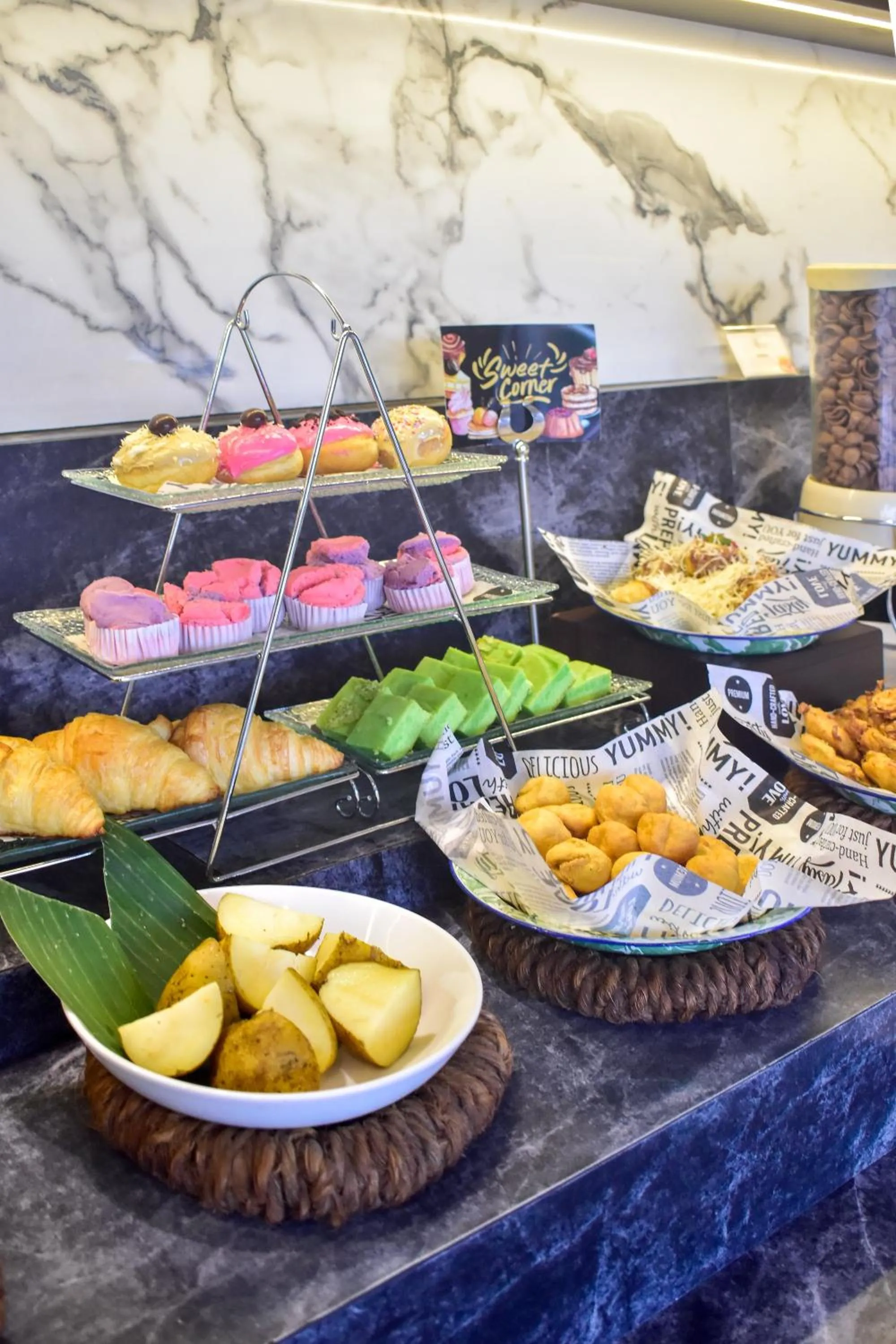 Restaurant/places to eat in Hotel 88 Embong Kenongo - Kayun By WH