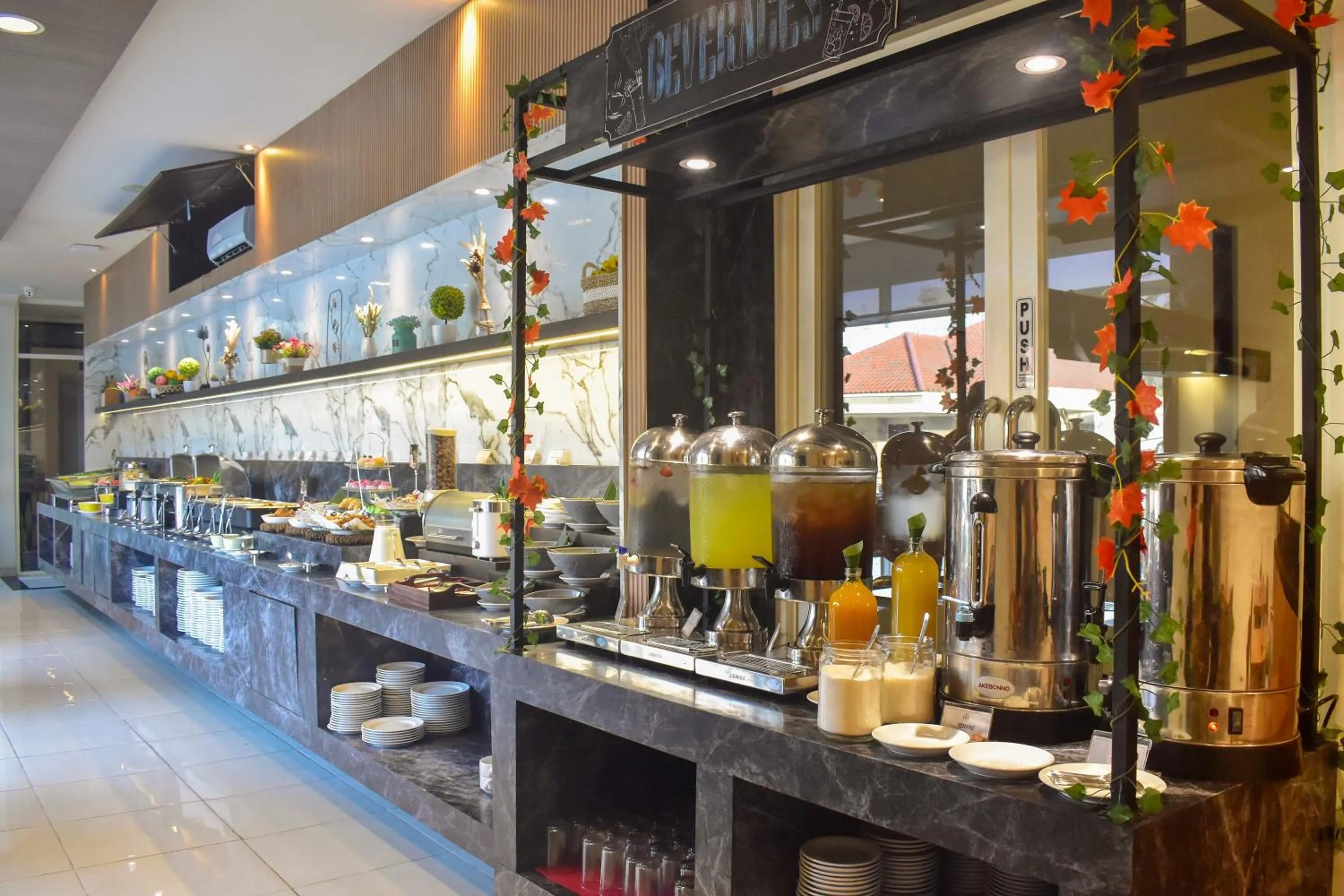 Restaurant/places to eat in Hotel 88 Embong Kenongo - Kayun By WH