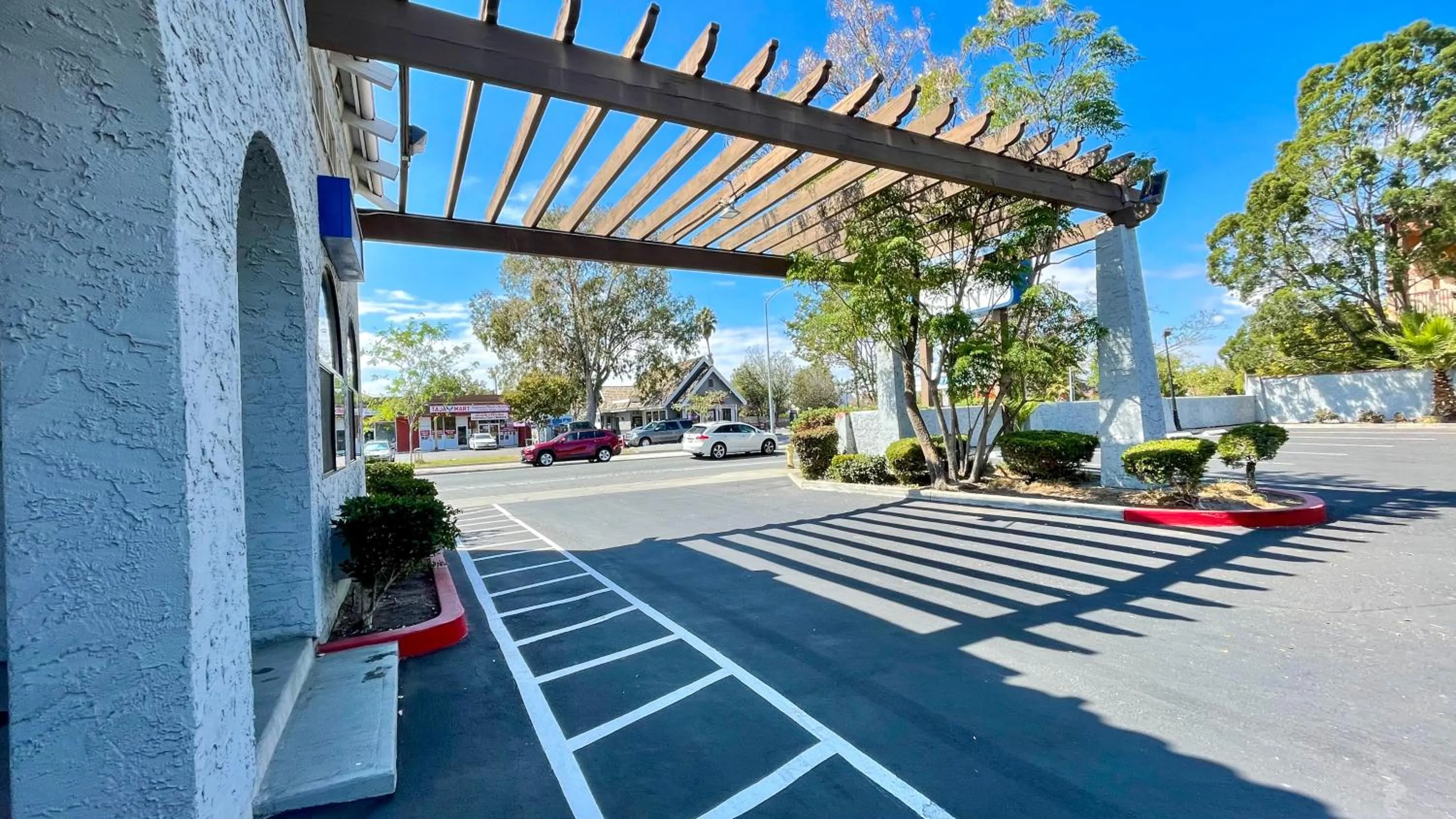 Property building in Rodeway Inn Milpitas near Great Mall