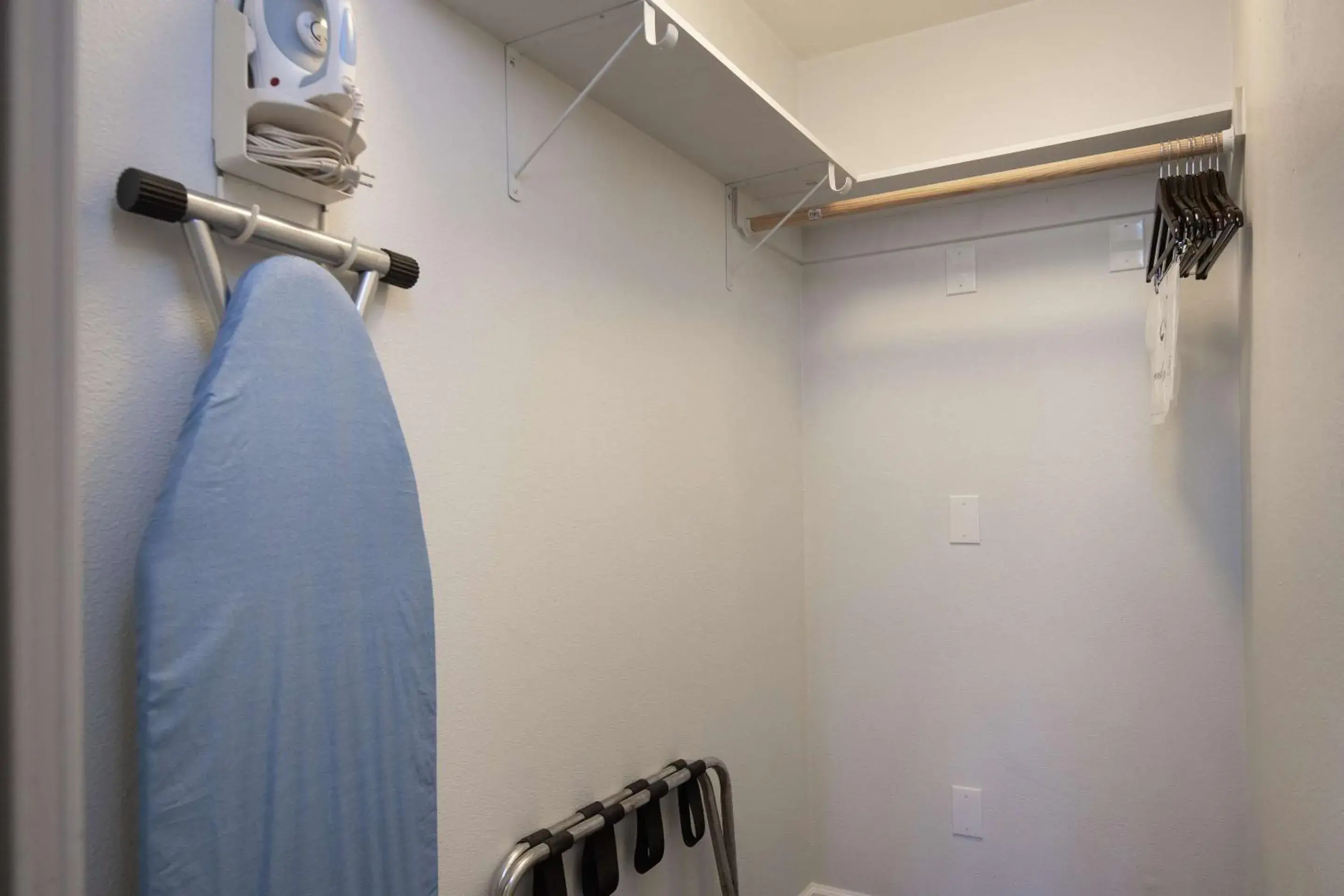 Bedroom in Rodeway Inn Milpitas near Great Mall Bedroom in Rodeway Inn Milpitas near Great Mall