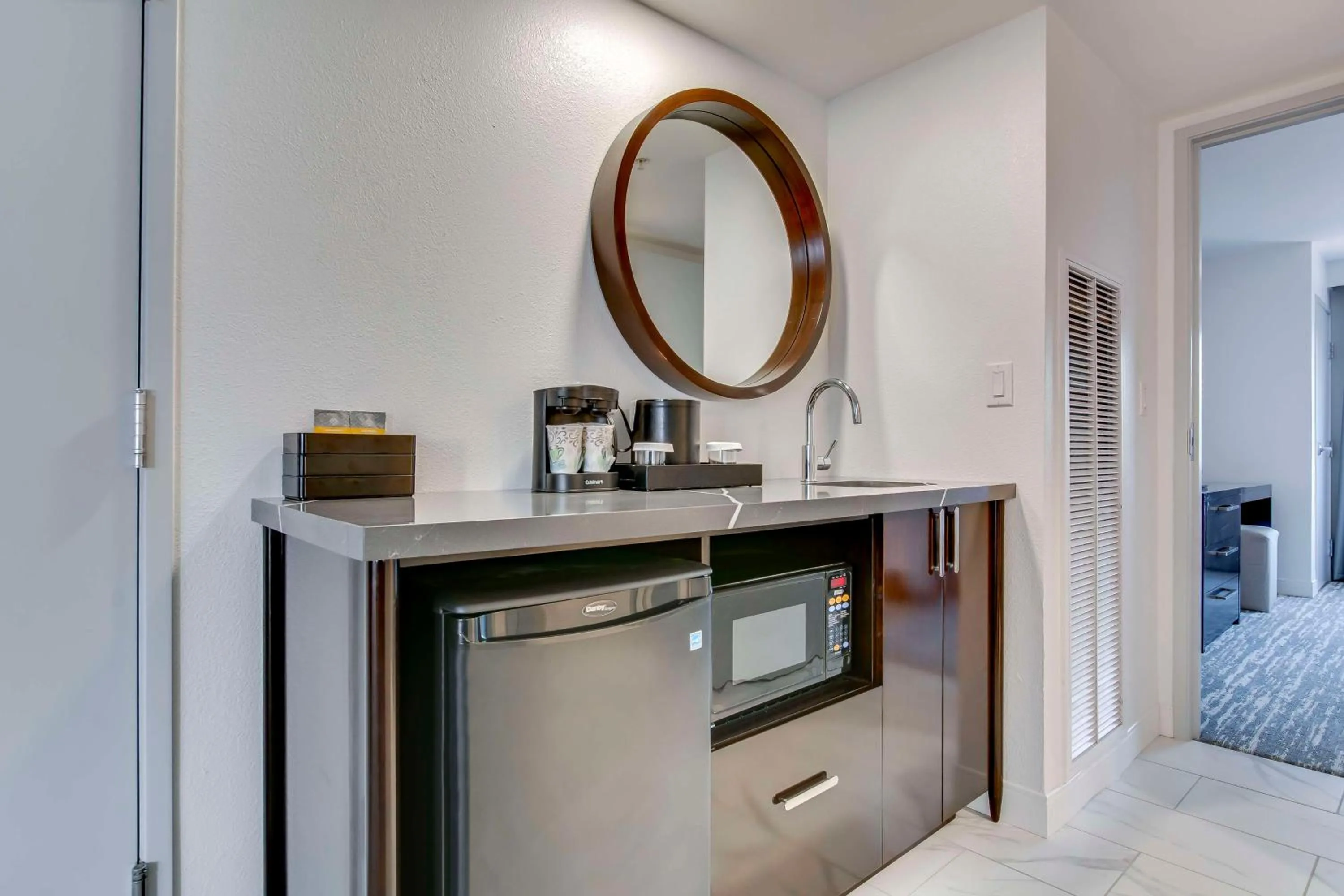 Photo of the whole room in Embassy Suites by Hilton Louisville East