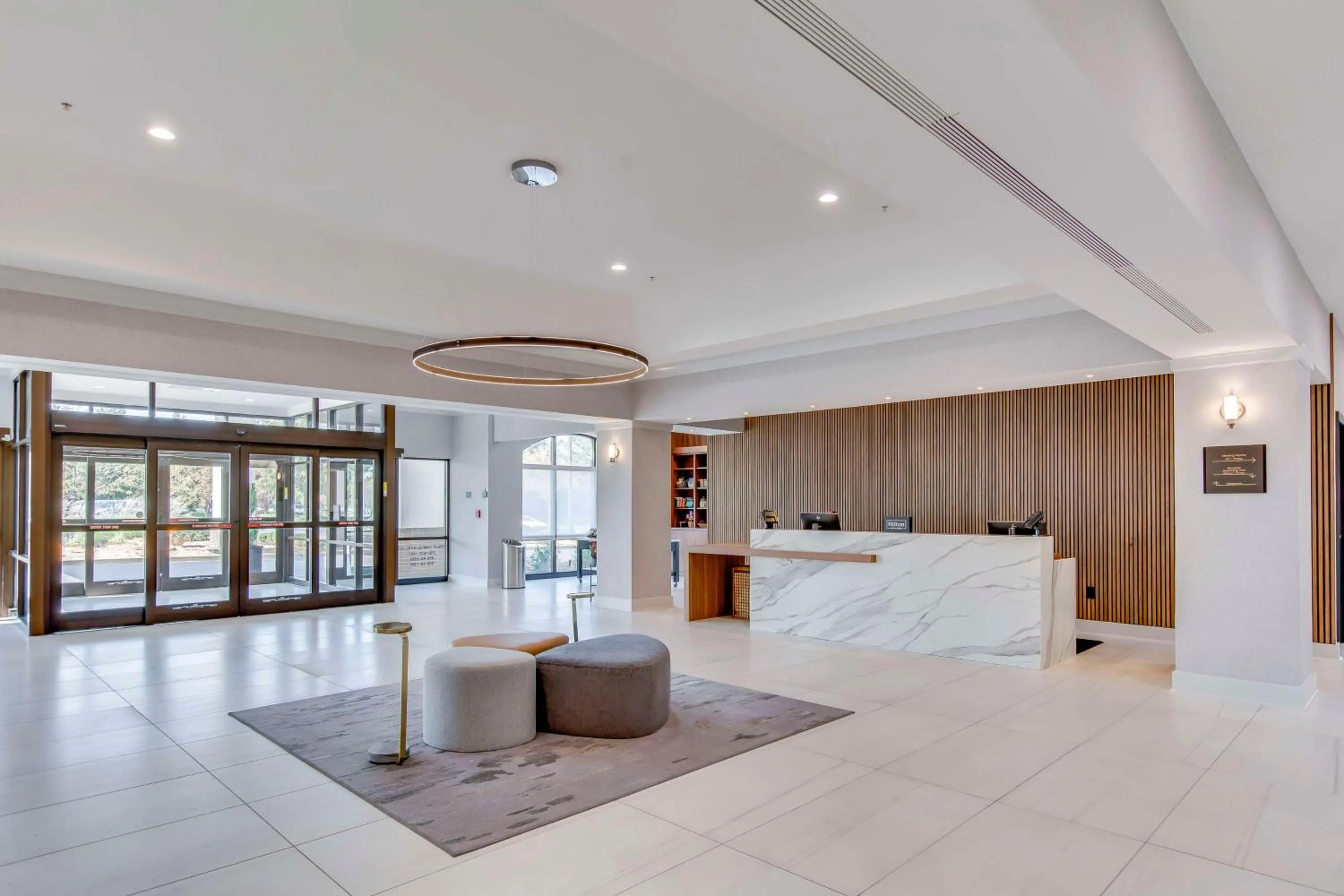 Lobby or reception in Embassy Suites by Hilton Louisville East