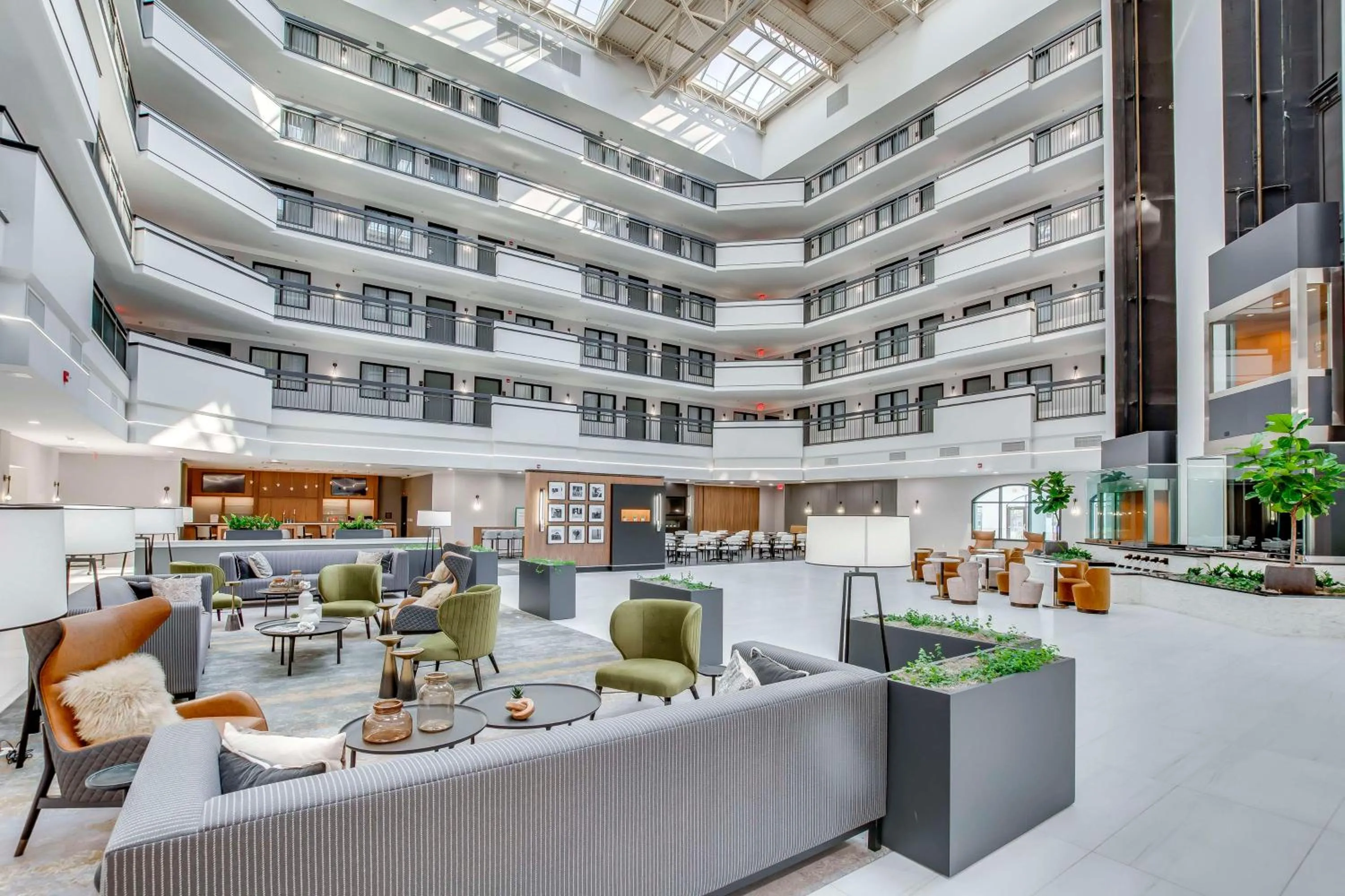 Lobby or reception in Embassy Suites by Hilton Louisville East