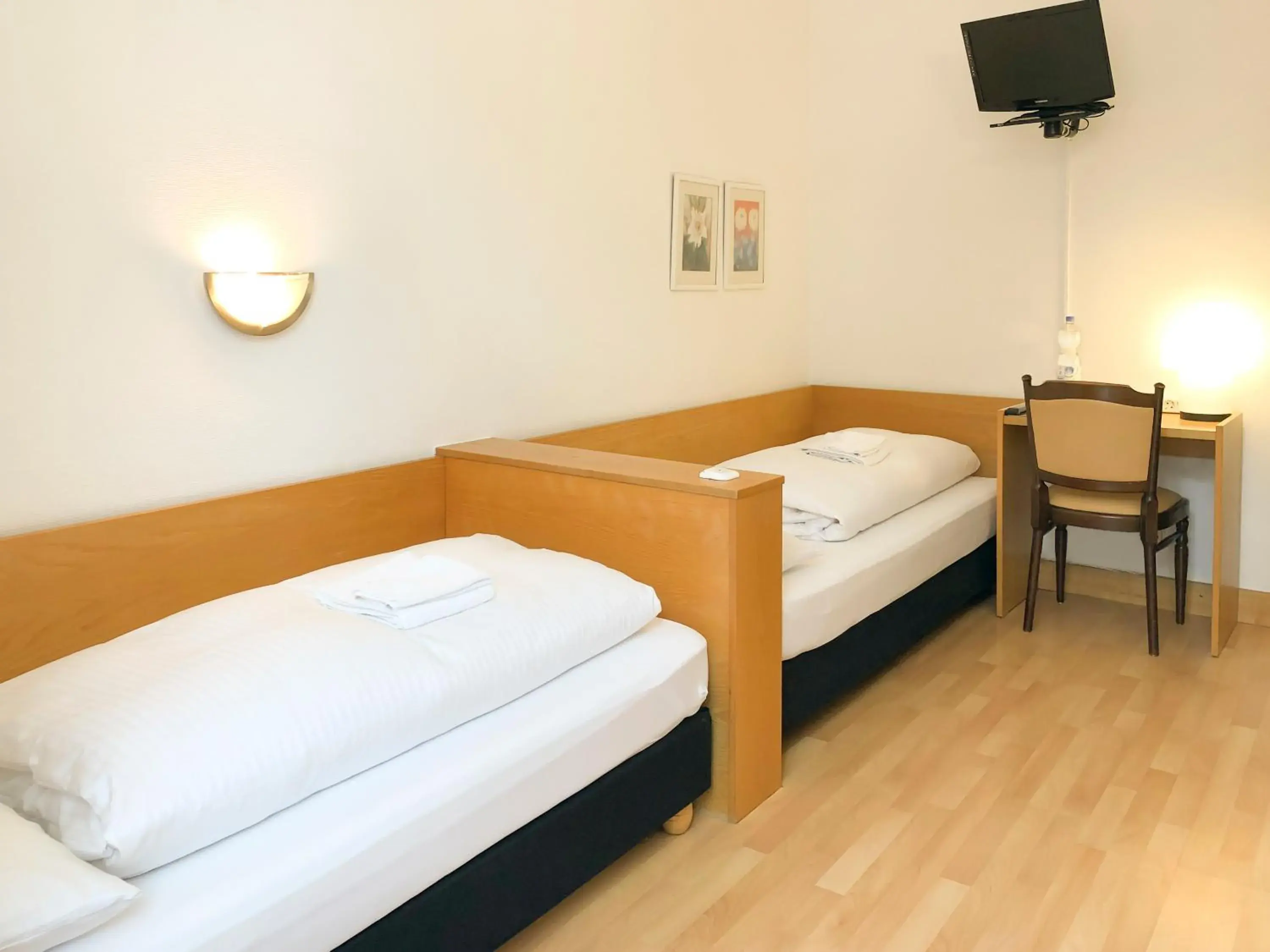 Twin Room including Parking in Hotel Moon Twin Room including Parking in Hotel Moon