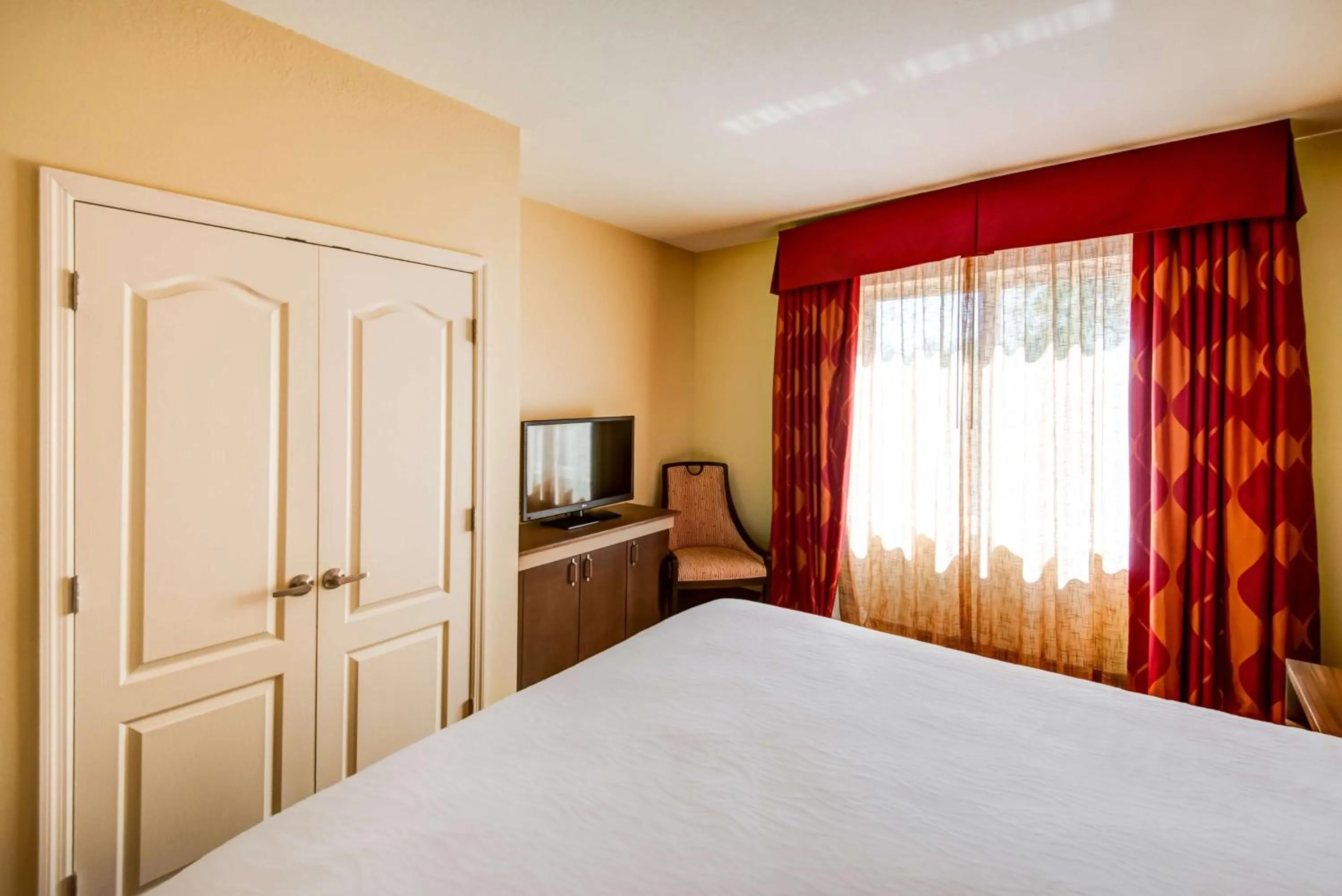Bedroom, Bed in Hilton Garden Inn Tampa Ybor Historic District