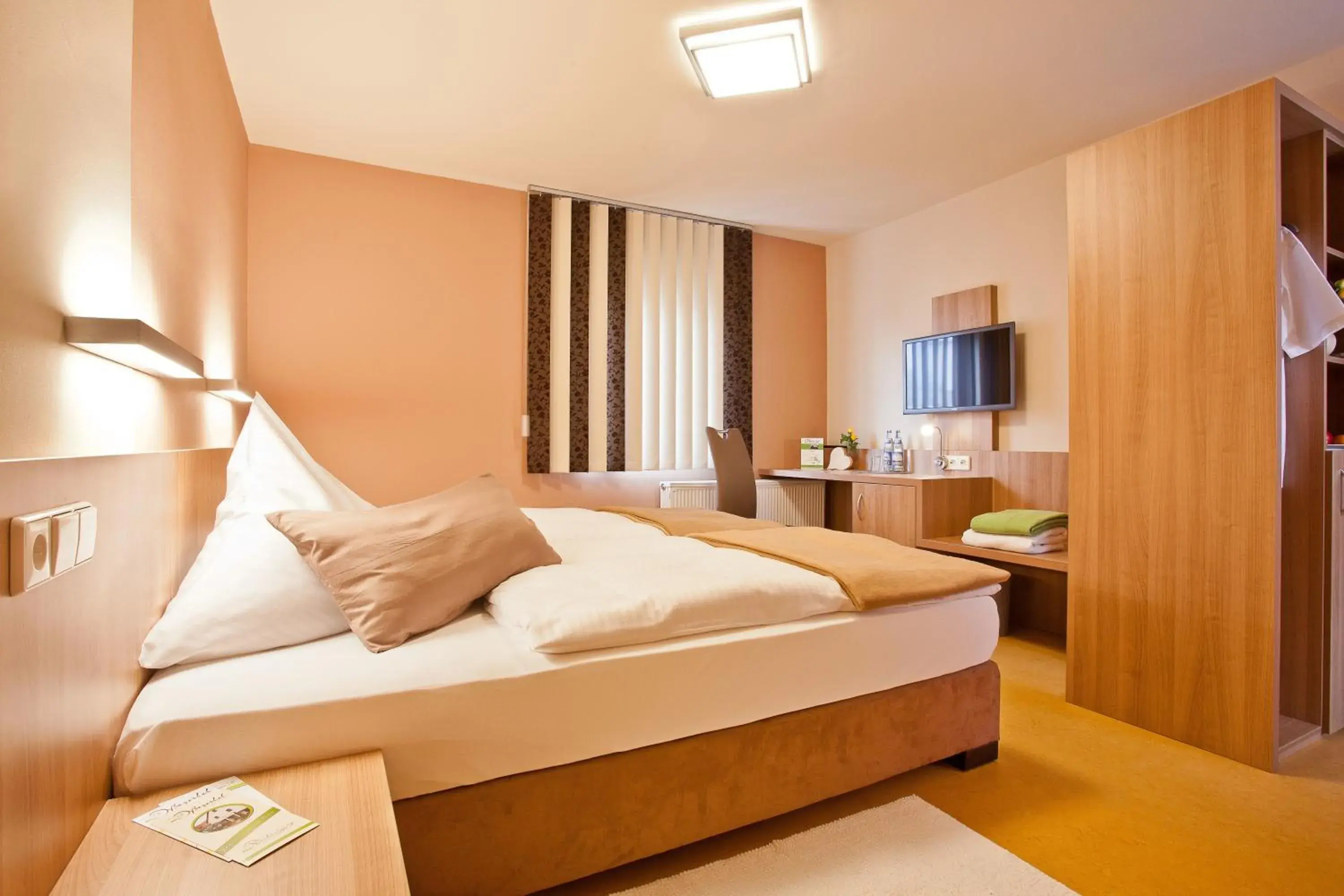 Photo of the whole room, Bed in Landhotel Oßwald Photo of the whole room, Bed in Landhotel Oßwald