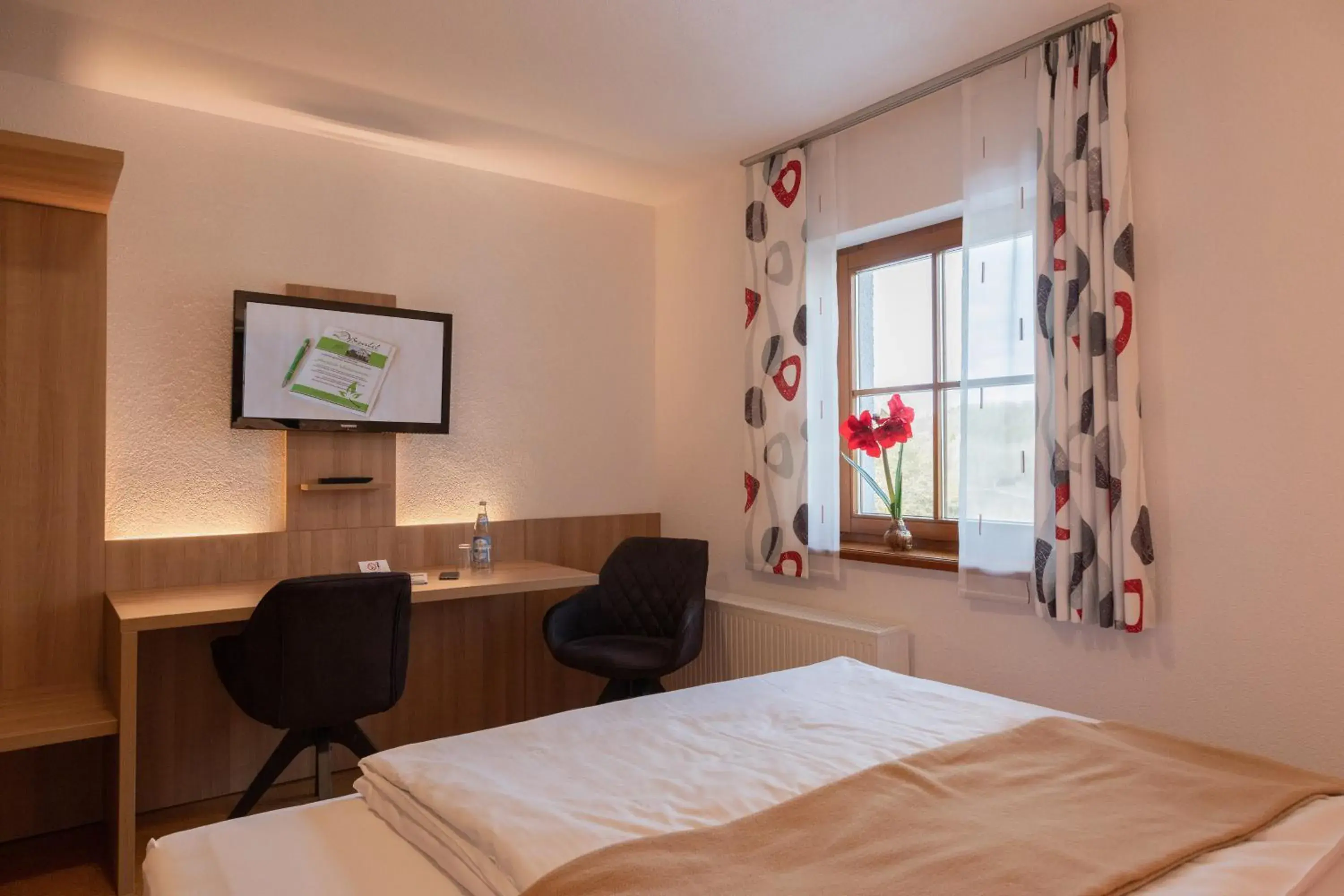 Photo of the whole room, Bed in Landhotel Oßwald Photo of the whole room, Bed in Landhotel Oßwald