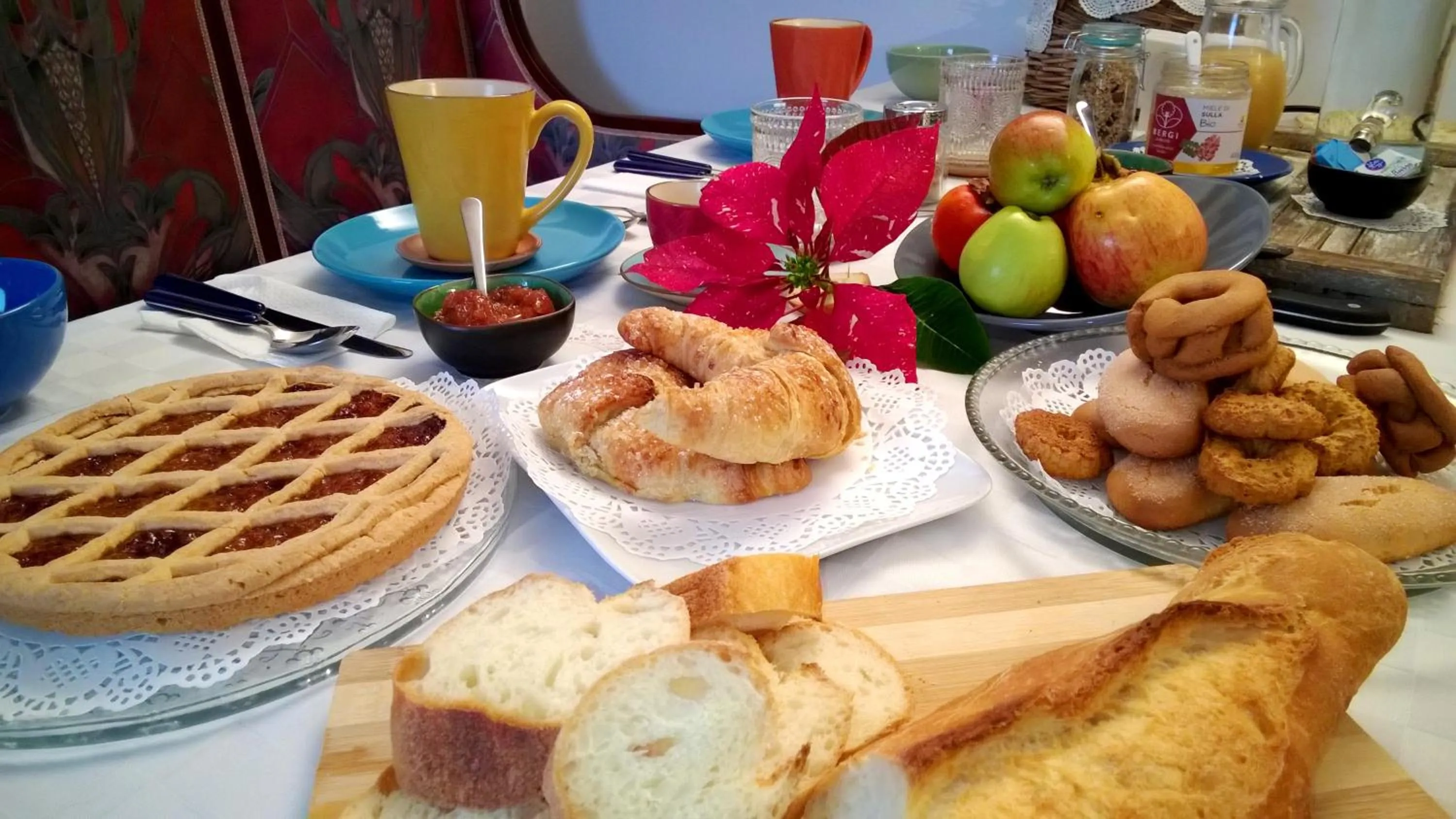 Italian breakfast in Cas'Antica Soprana