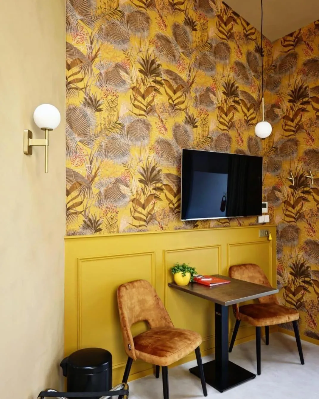 TV and multimedia in B&B Contrast