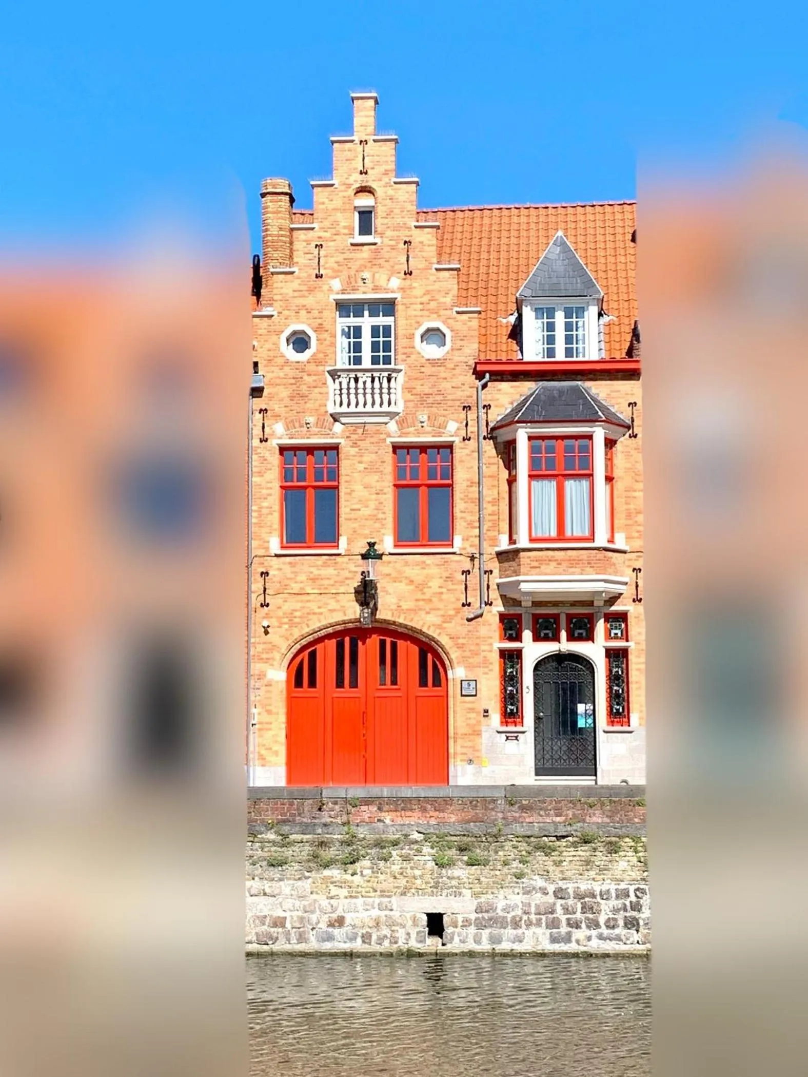 Property building in B&B Contrast